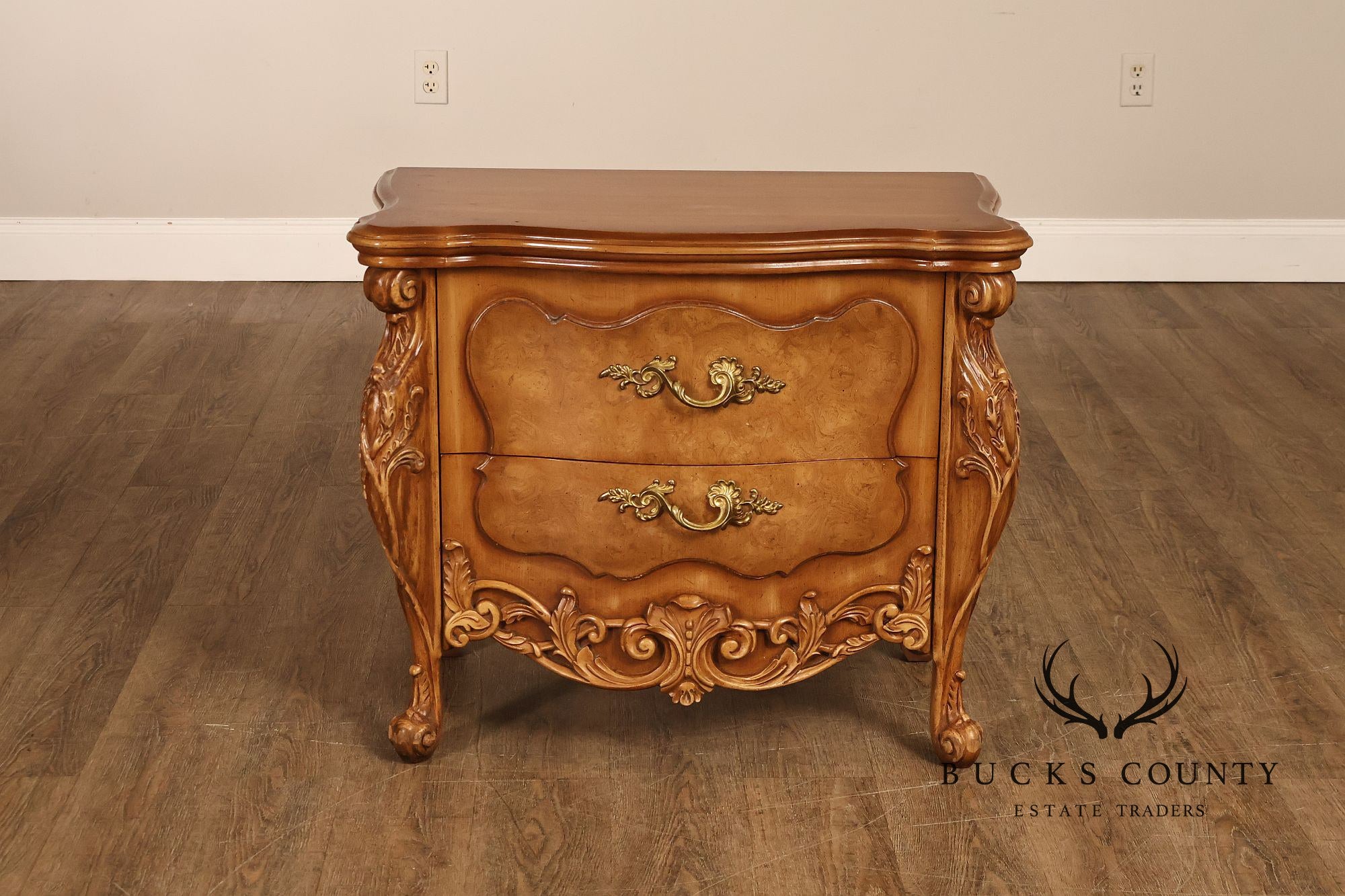 Italian Rococo Style Pair of Bombe Chest Nightstands