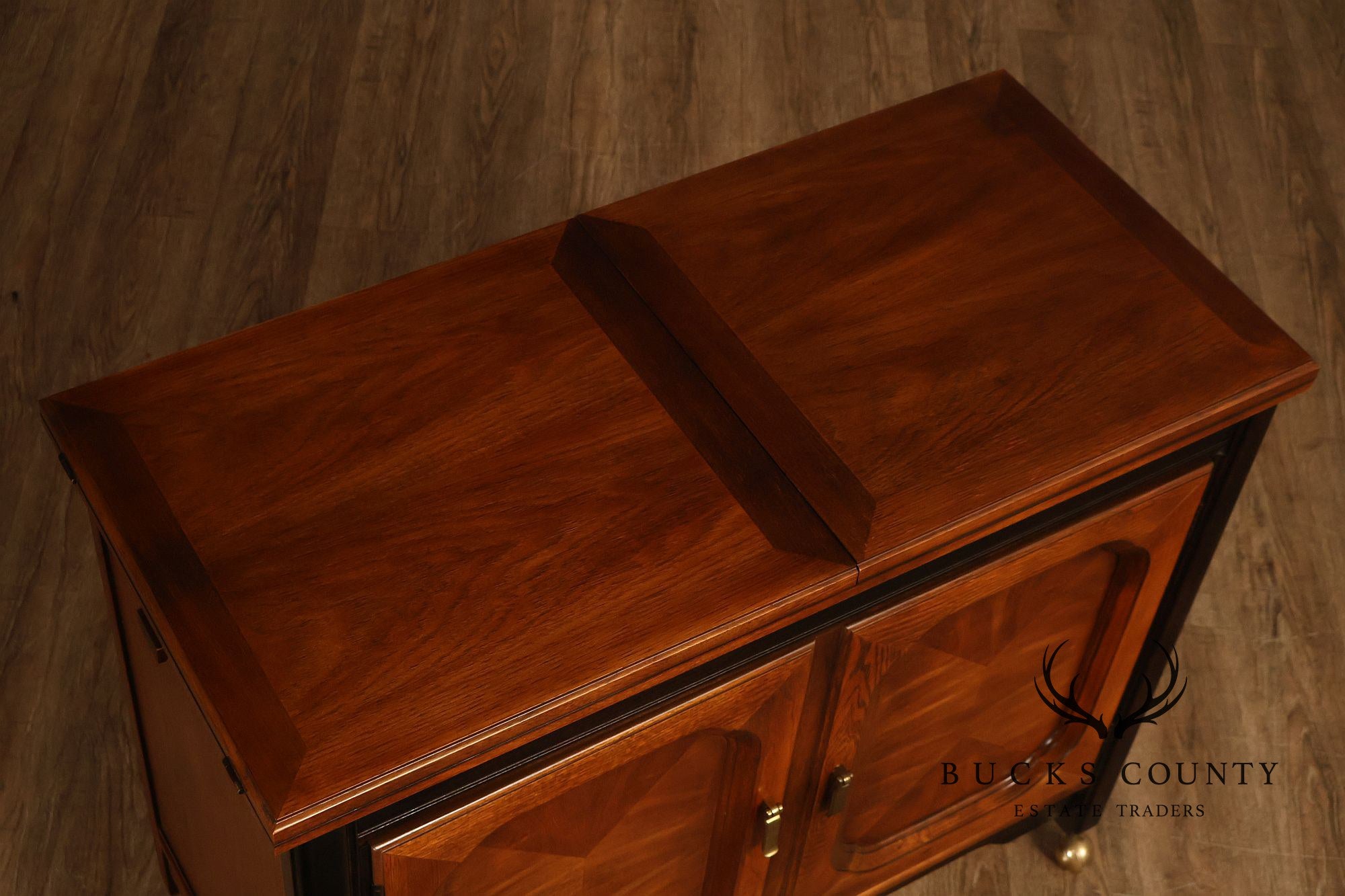 Thomasville 'Embassy' Asian Inspired Flip-Top Server