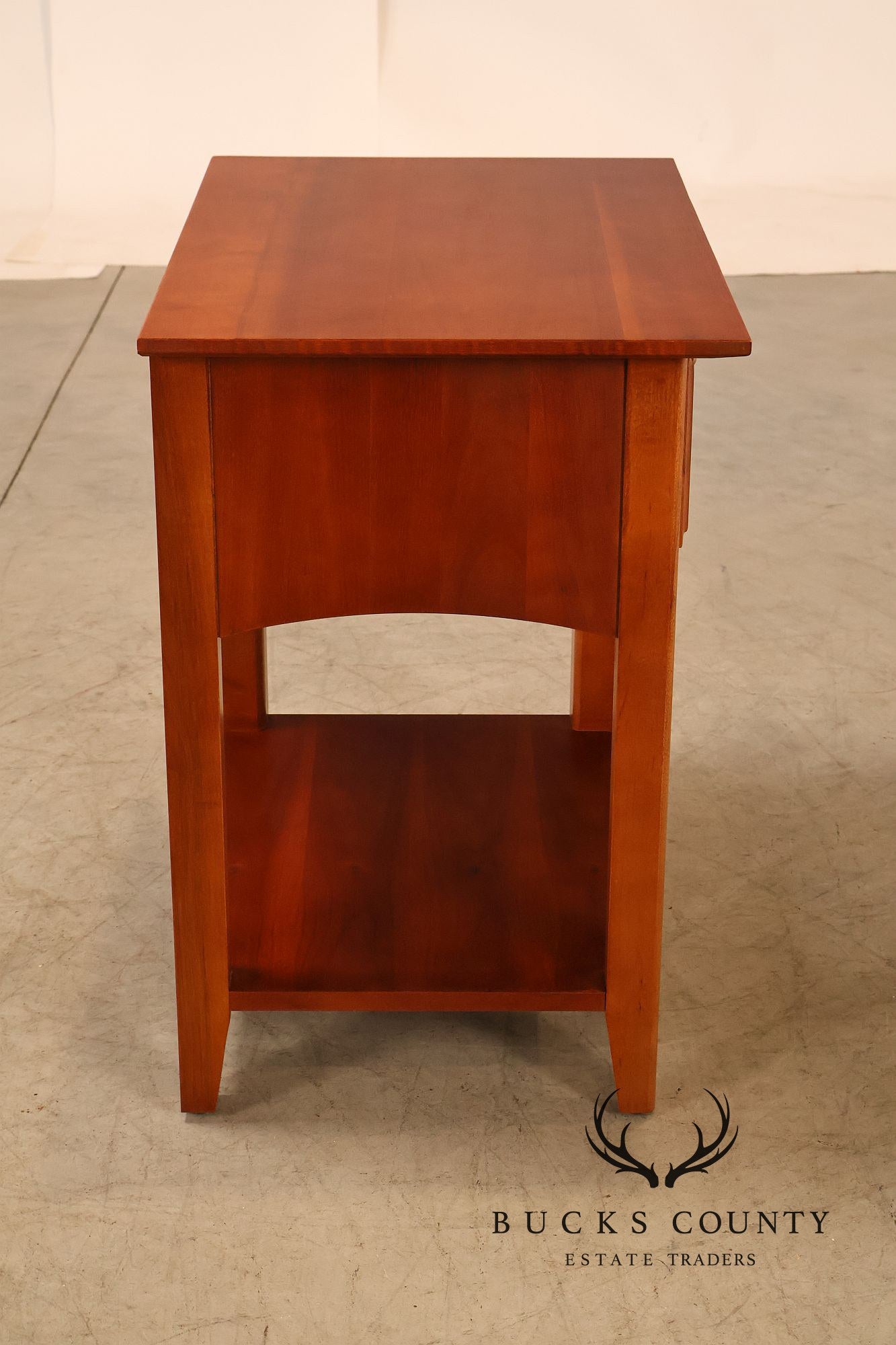 Thomasville 'Impressions' Mission Style Pair of Cherry Nightstands