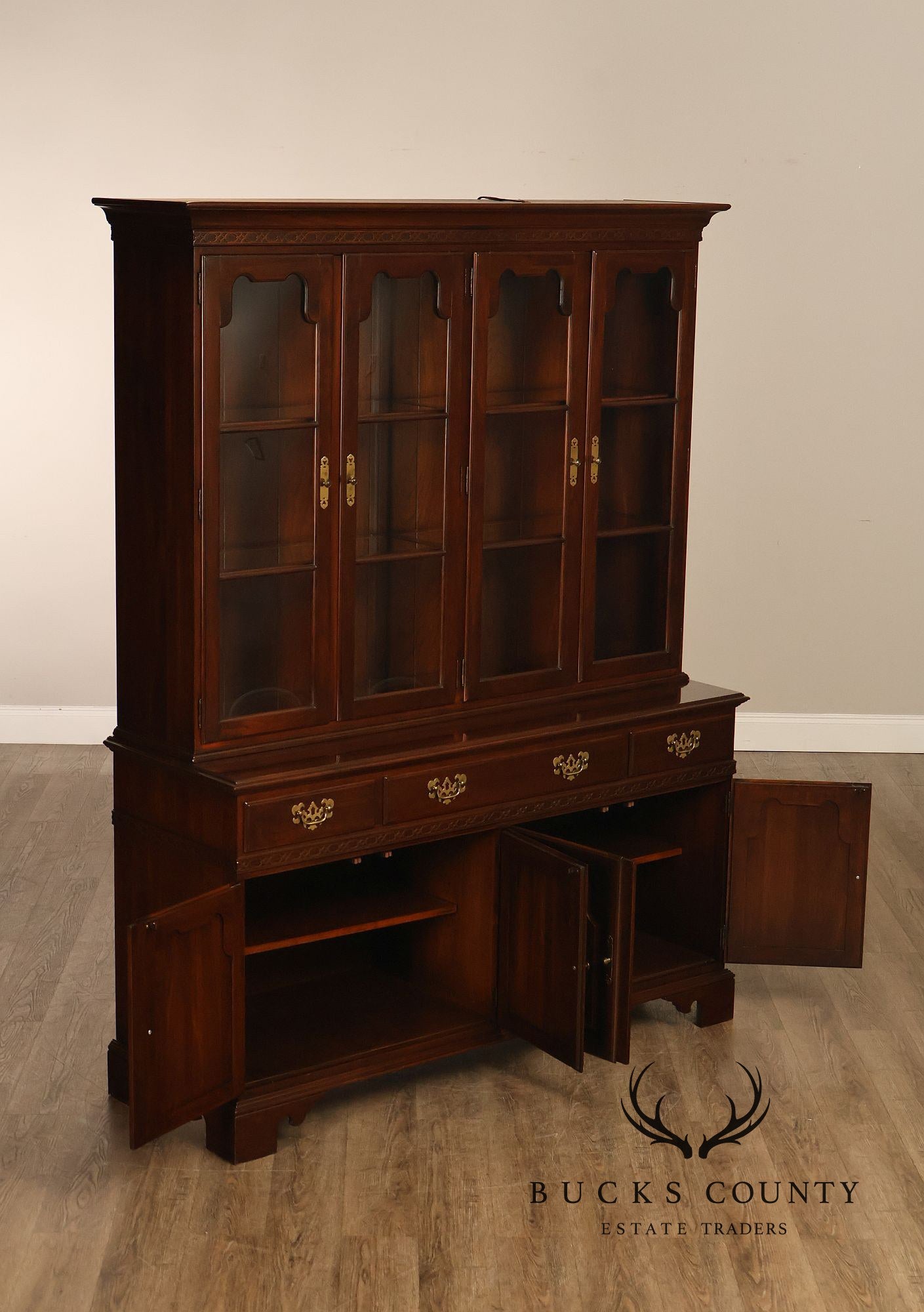 Ethan Allen 'Georgian Court' Cherry China Cabinet