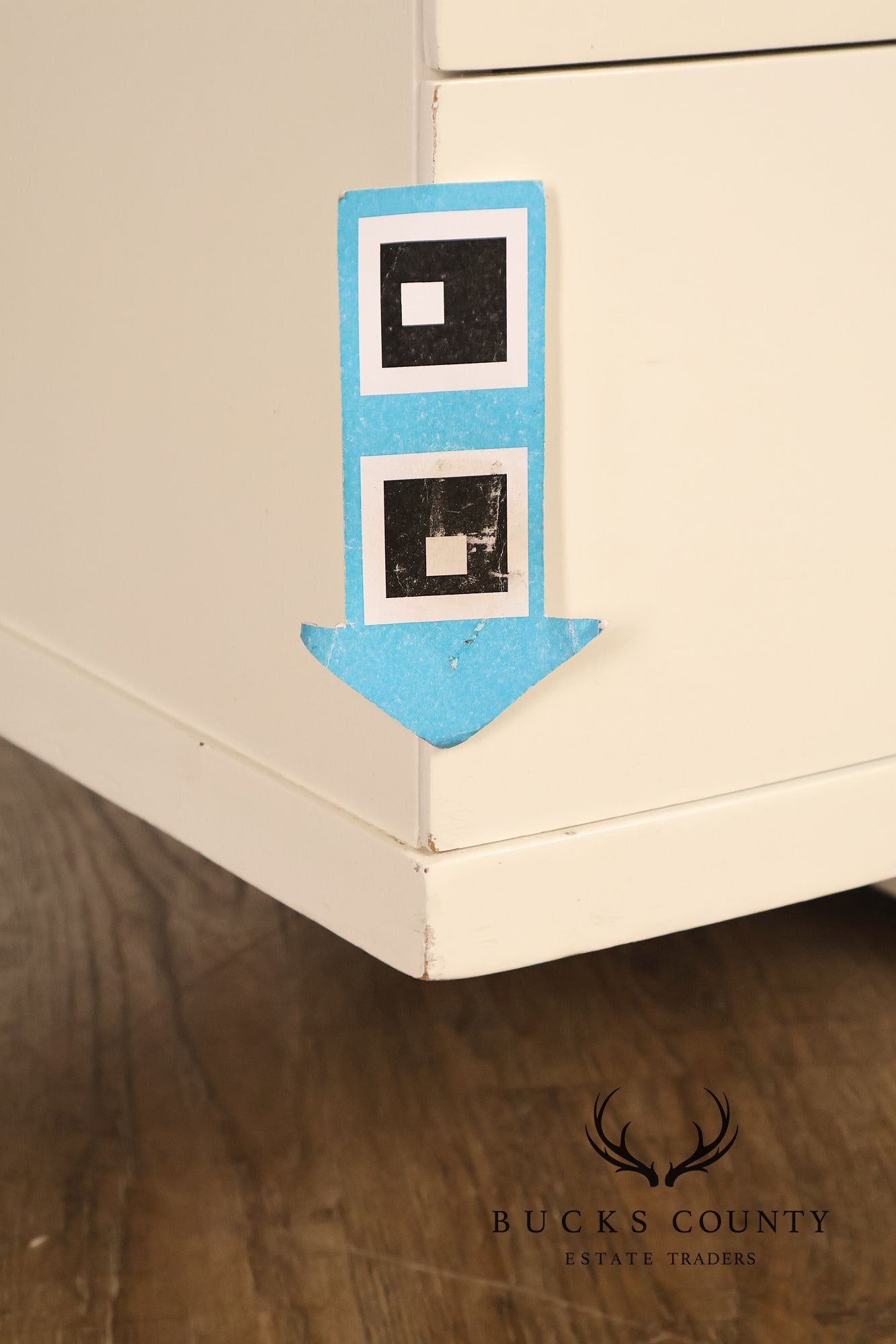 Rway Mid Century Modern White Lacquered Triple Dresser