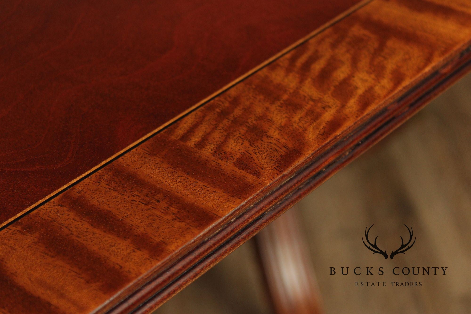 Henredon Georgian Style Double Pedestal Banded Mahogany Dining Table