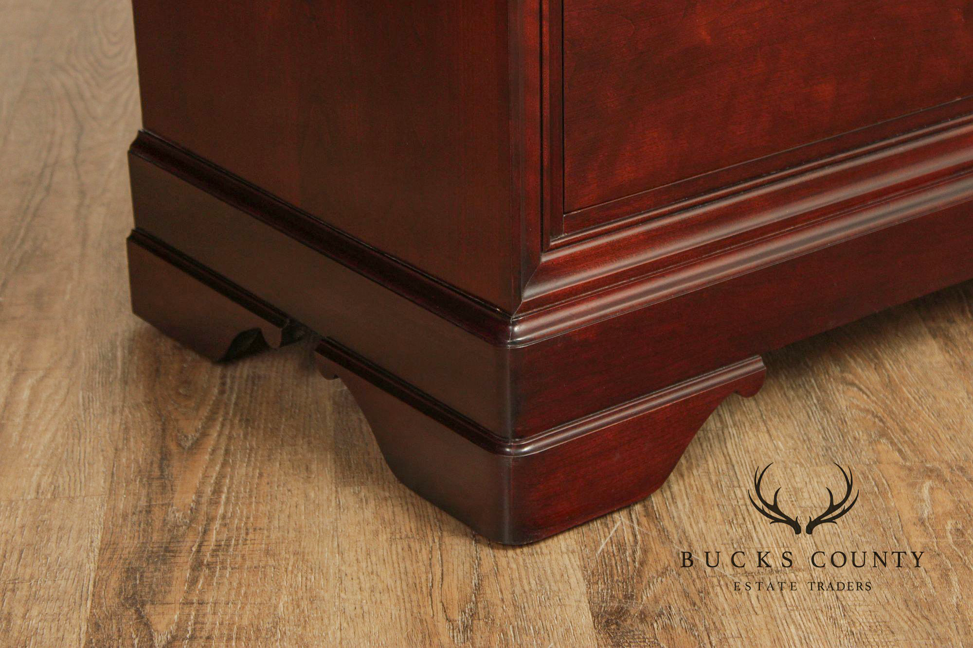 Stickley Marseilles Louis Philippe Cherry 8-Drawer Dresser