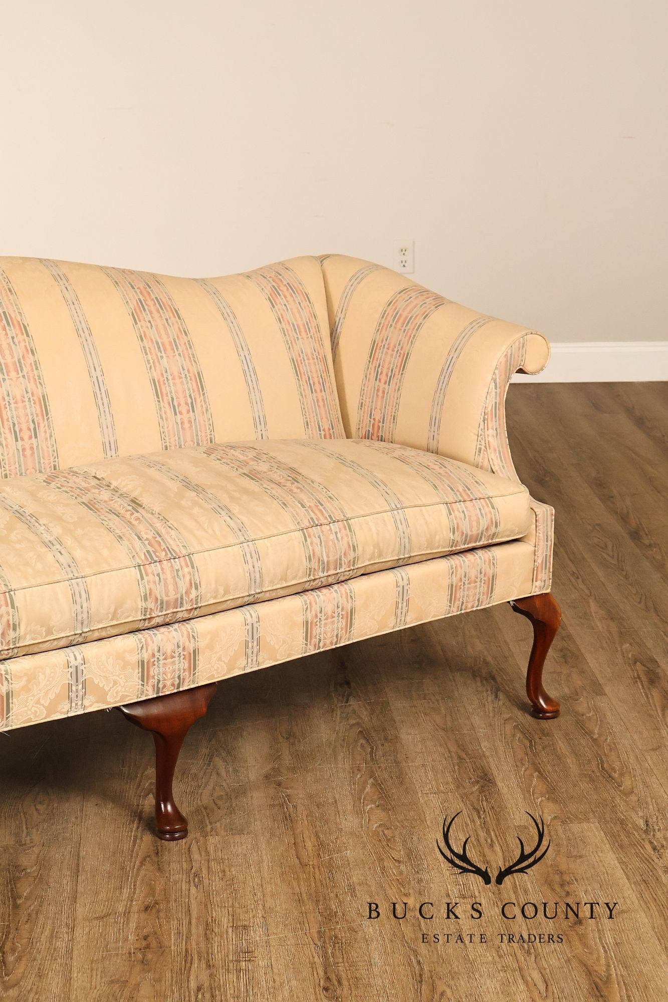 Hickory Chair 'Historical James River Plantations' Mahogany Camelback Sofa