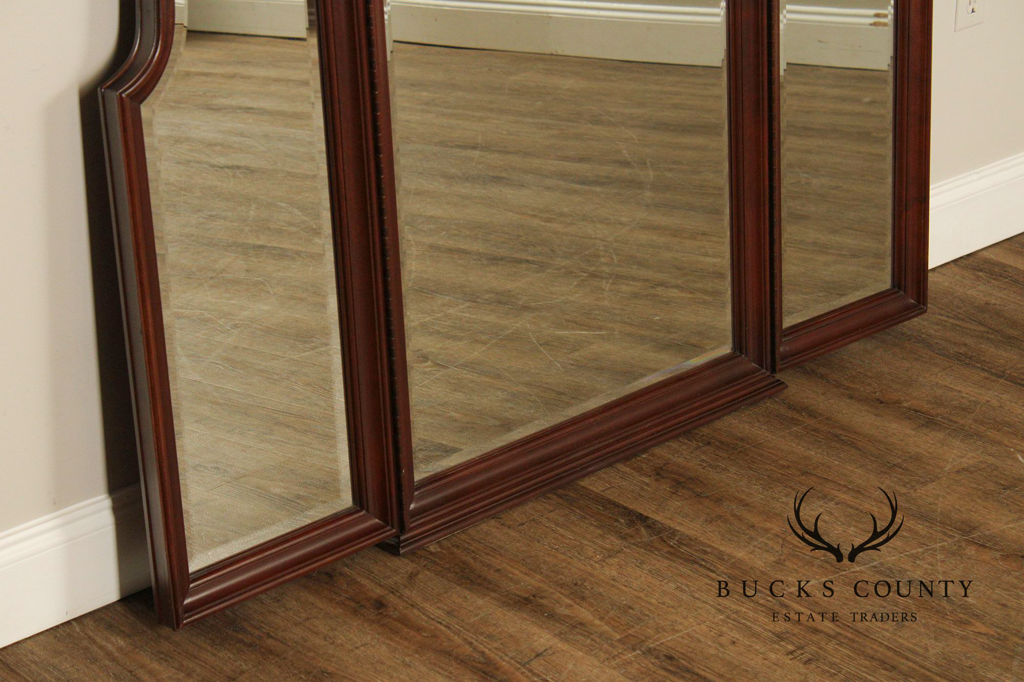 Ethan Allen 'Georgian Court' Cherry Tri-Fold Dresser Mirror