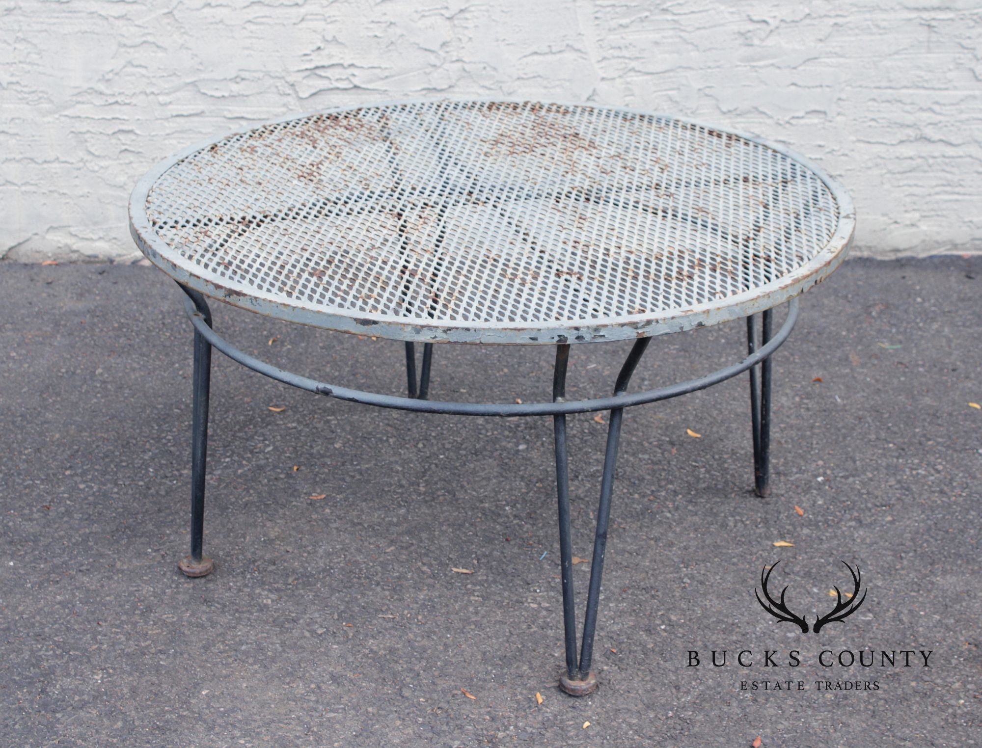 Salterini Mid Century Modern 'Radar' Round Iron Outdoor Coffee Table