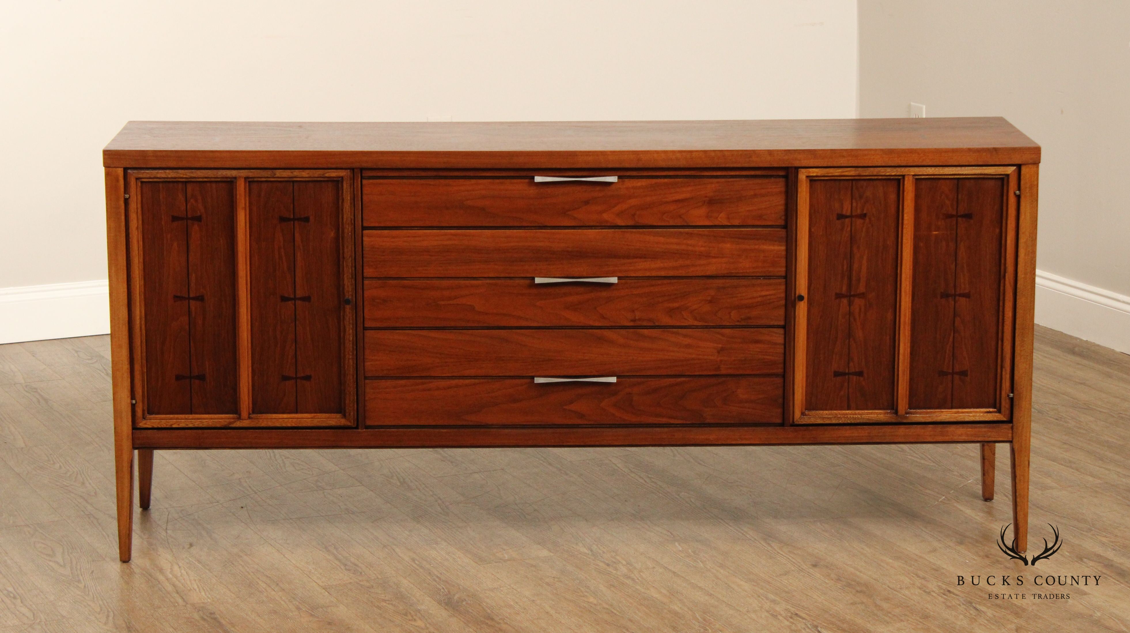 Lane 'Tuxedo' Mid Century Modern Walnut Sideboard