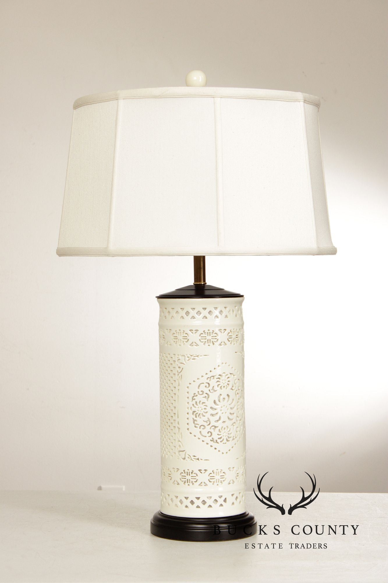 Sun-Lite Pierced Bone China Table Lamp Night Light