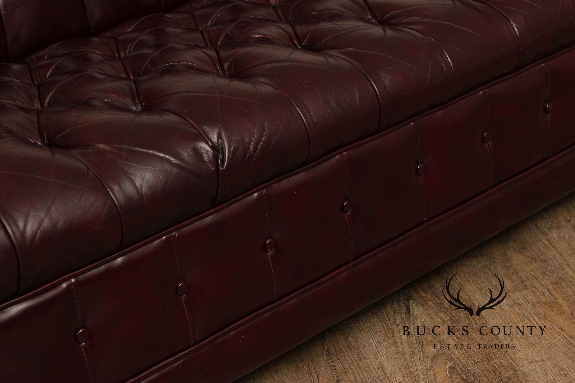 Quality Tufted Leather Vintage Chesterfield Style Sofa