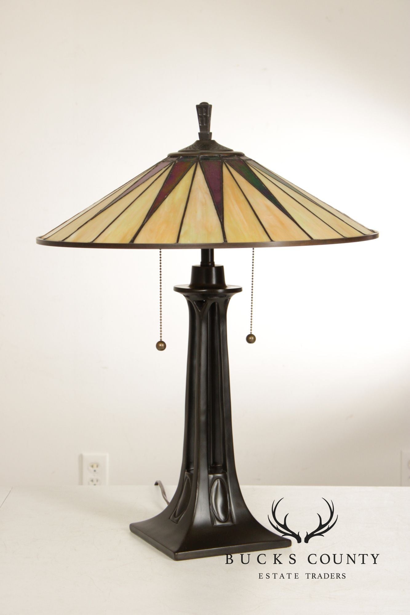 Quoizel Arts and Crafts Style Pair of 'Gotham' Table Lamps