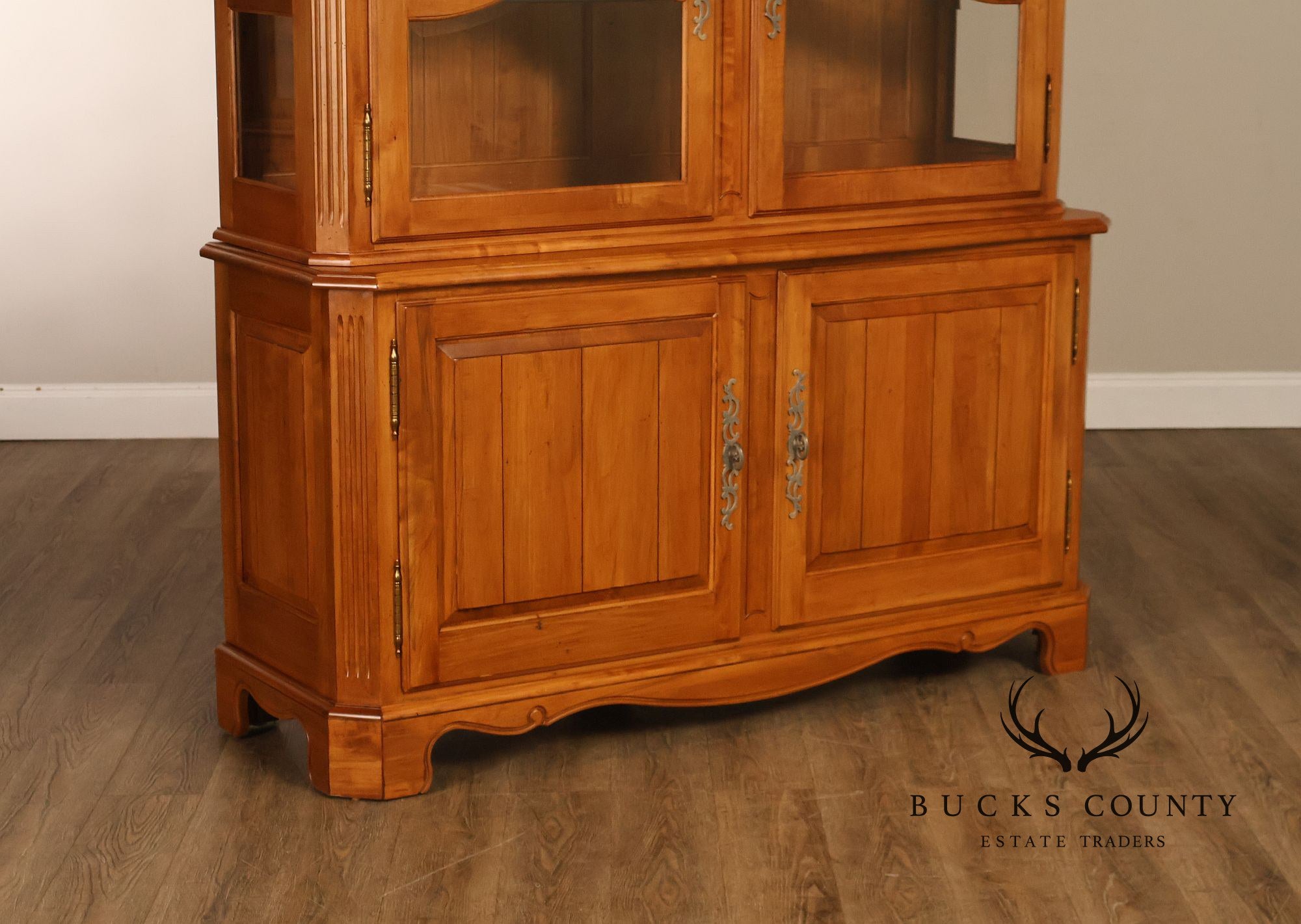 Ethan Allen 'Legacy' French Country Style China Cabinet
