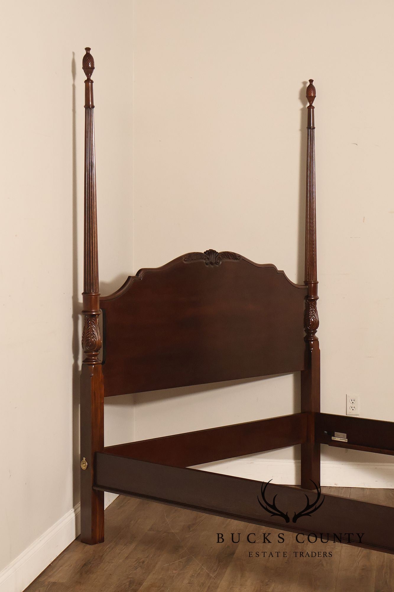 Drexel Heritage Heirlooms Collection Queen Size Mahogany Poster Bed