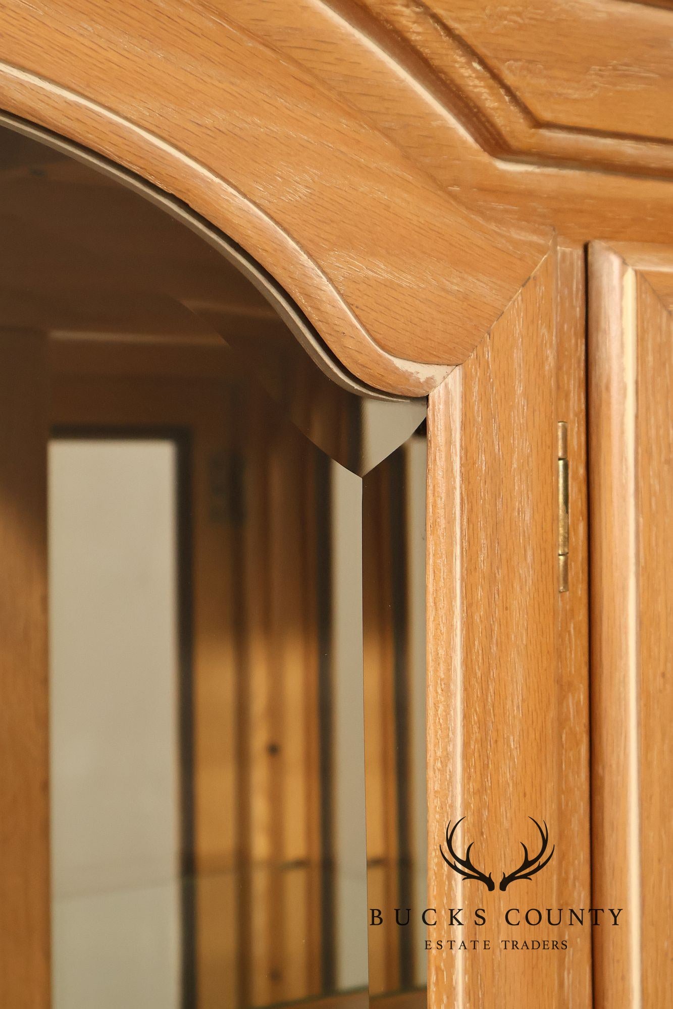 Hespeler Furniture Light Oak Illuminated China Cabinet