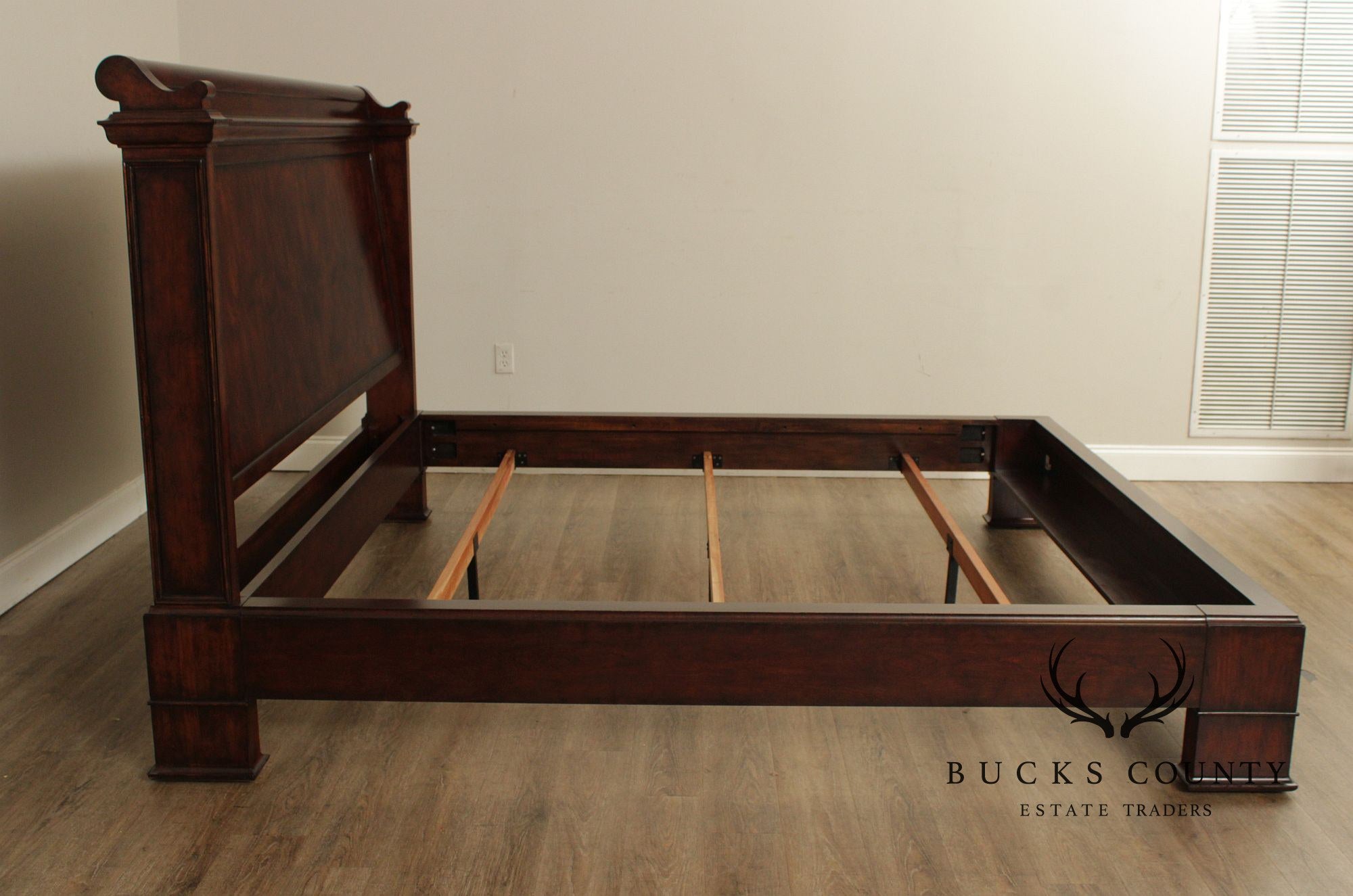 Bernhardt Traditional King Size Sleigh Bed