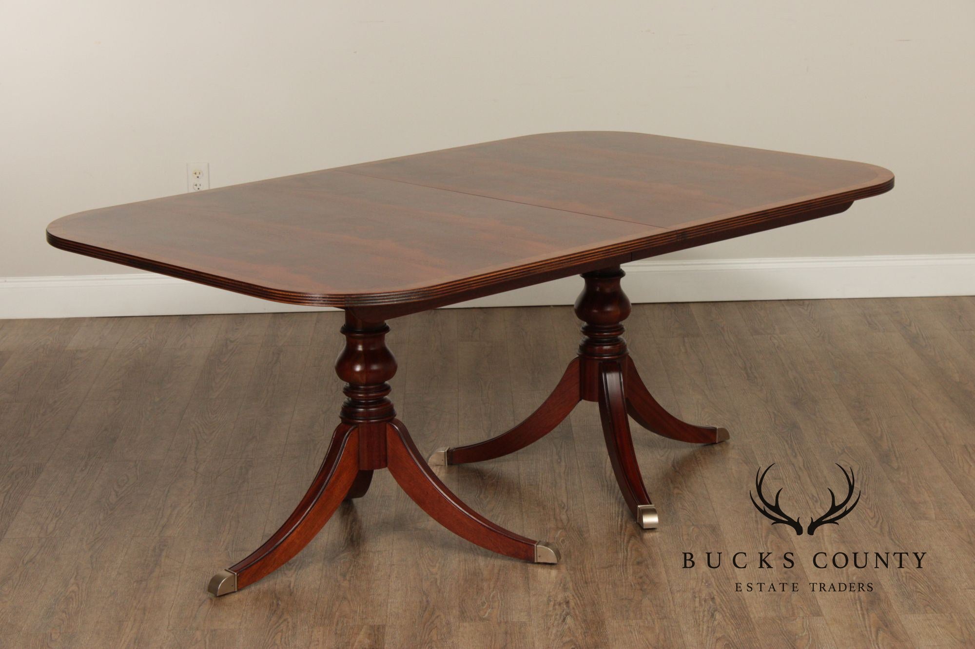 Ethan Allen Newport Collection Mahogany Abbott Dining Table