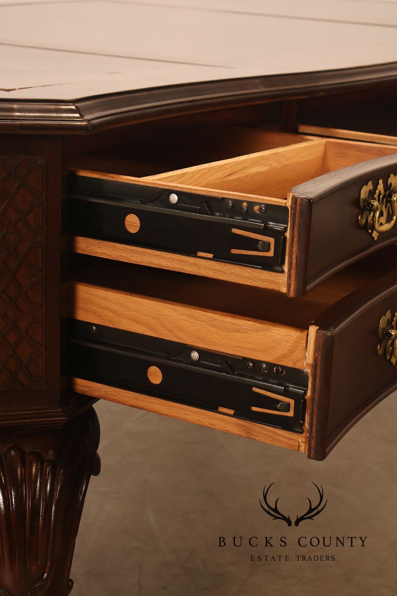 Sligh Georgian Style Vintage Mahogany Leather Top Executive Desk