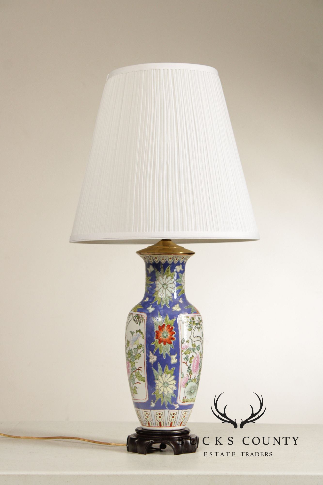 Asian Style Porcelain Vasiform Table Lamp