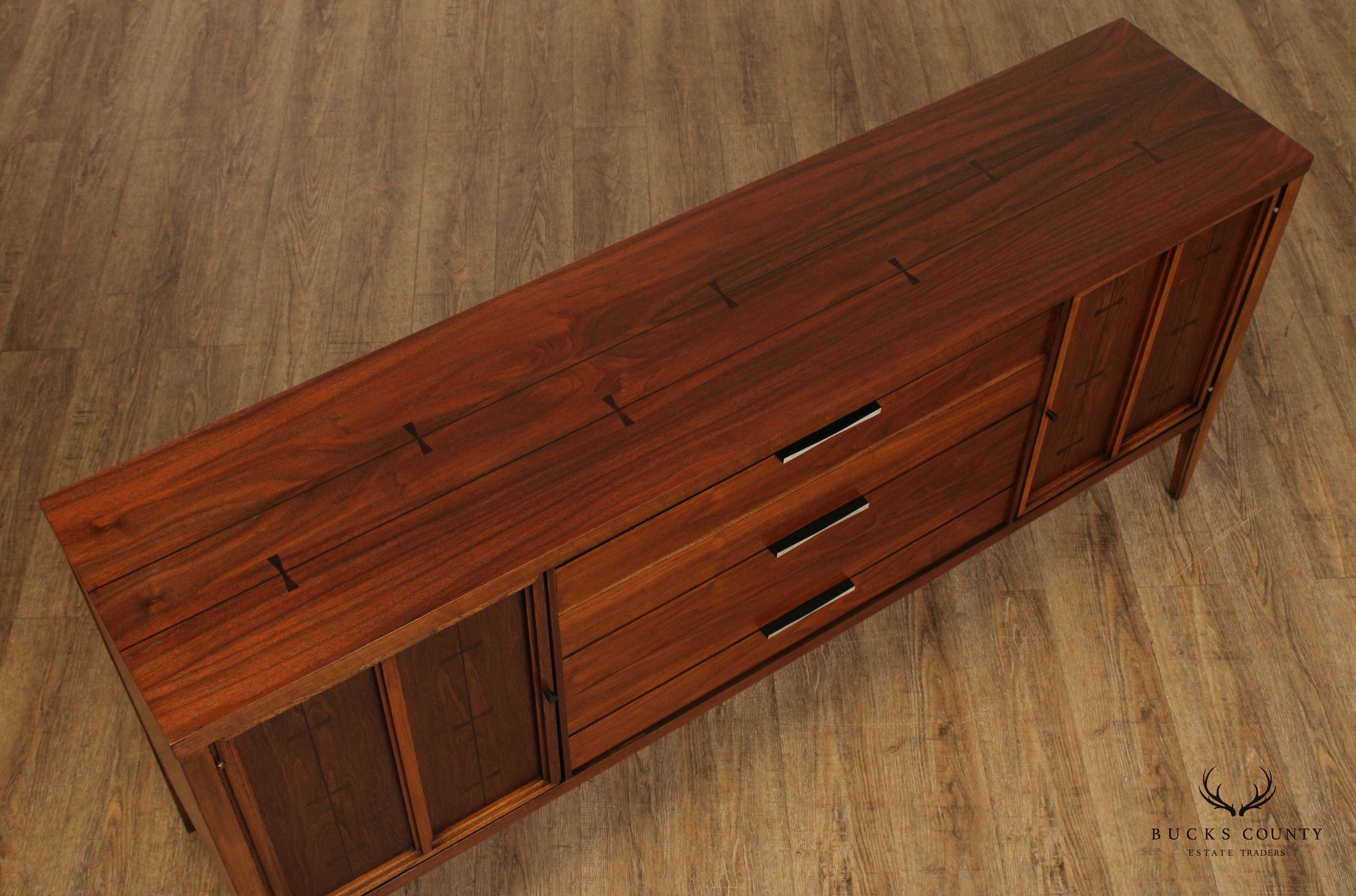 Lane 'Tuxedo' Mid Century Modern Walnut Sideboard