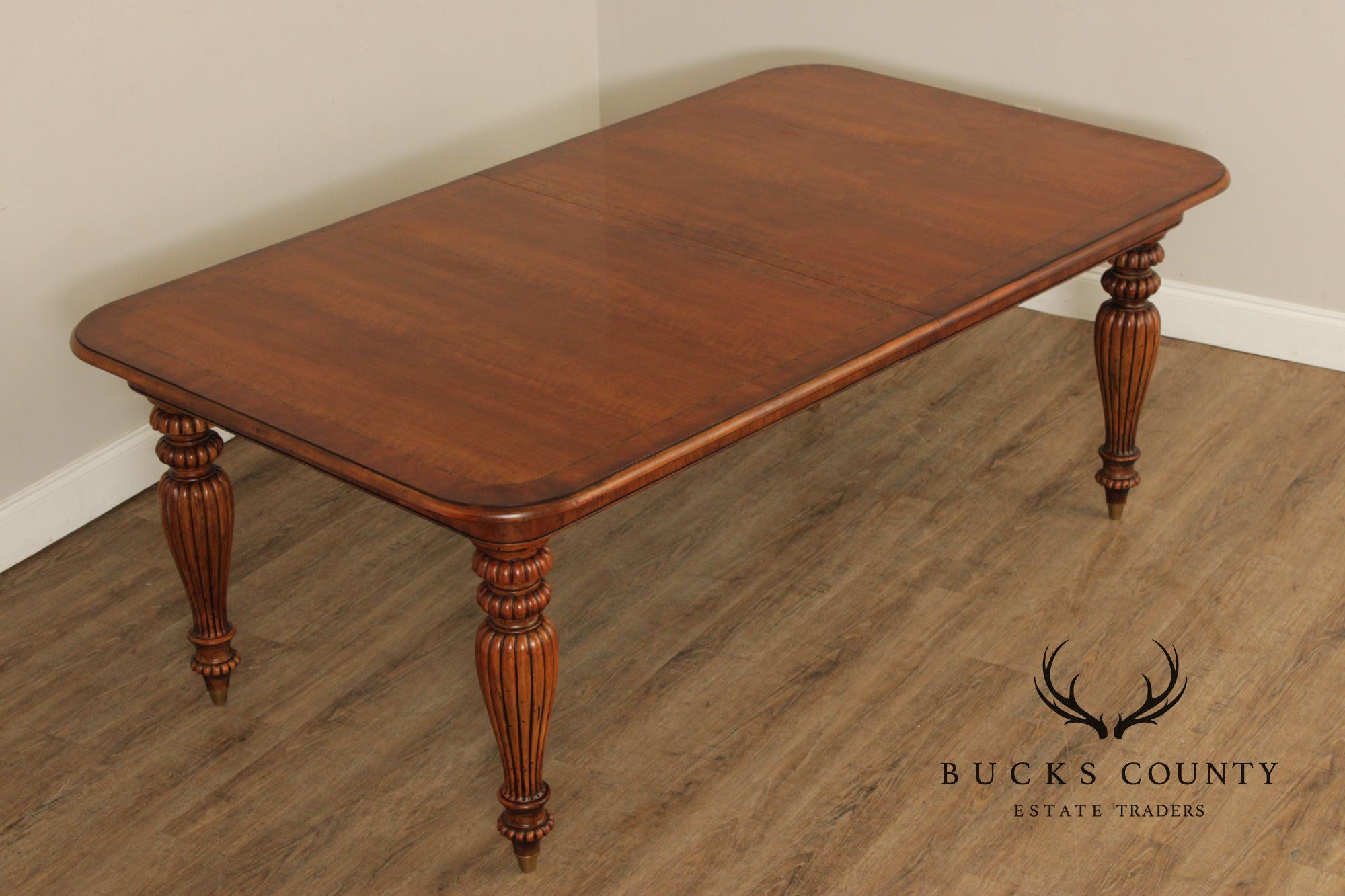 Henredon Somerton Banded Mahogany Rectangular Dining Table With Fluted Legs