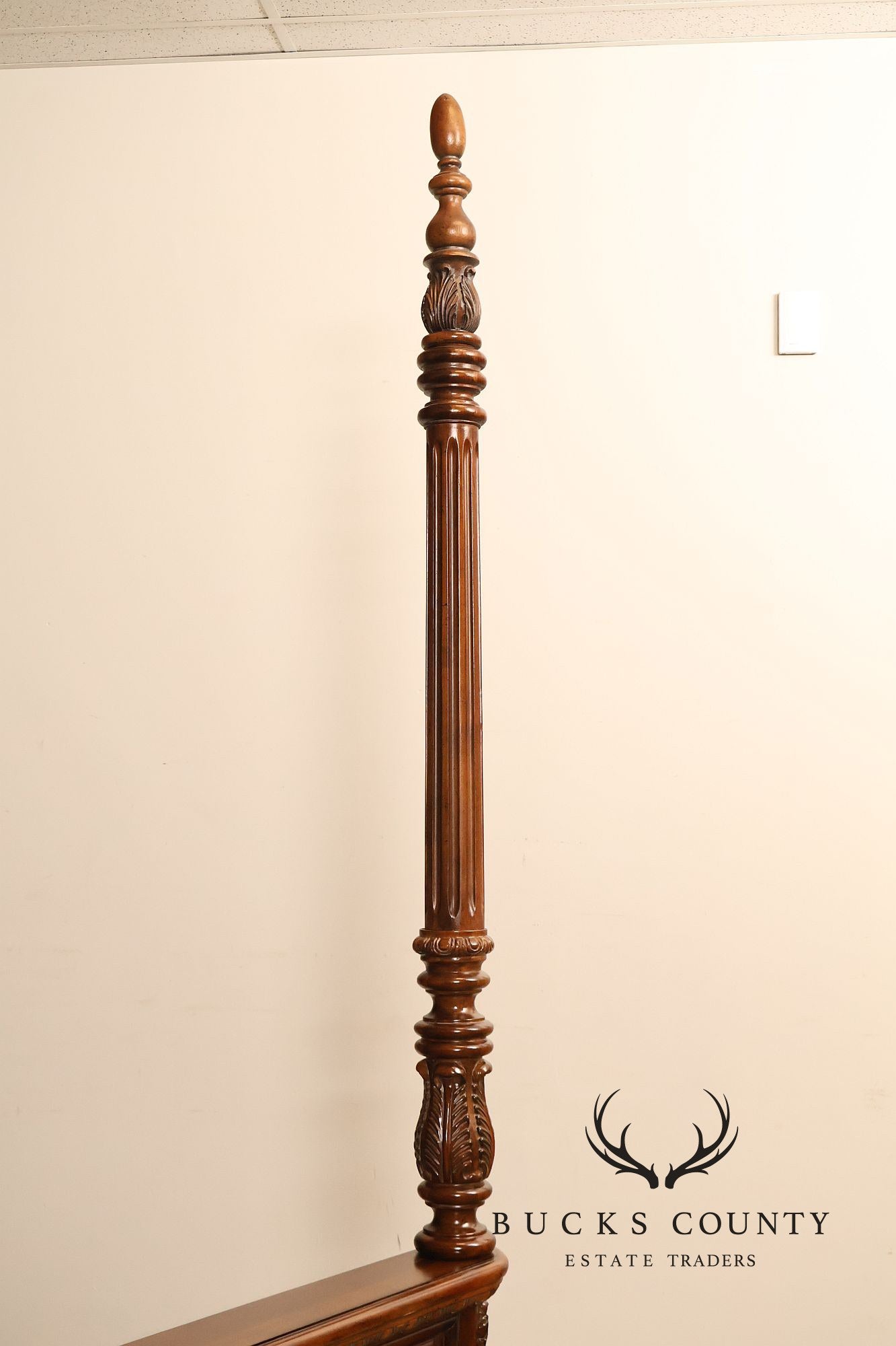 Pulaski Furniture 'St. Raphael' King Poster Bed