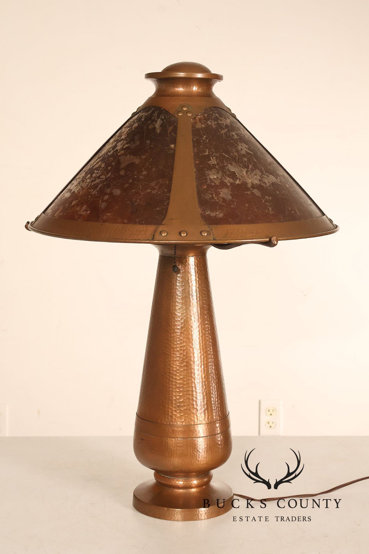 Antique Benedict Studios Arts And Crafts Hammered Copper And Mica Table Lamp
