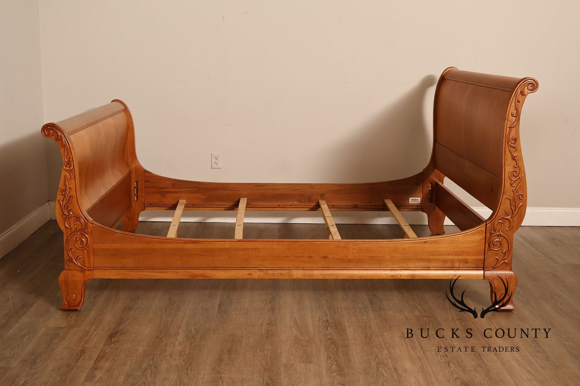 Ethan Allen Legacy Queen Sleigh Bed