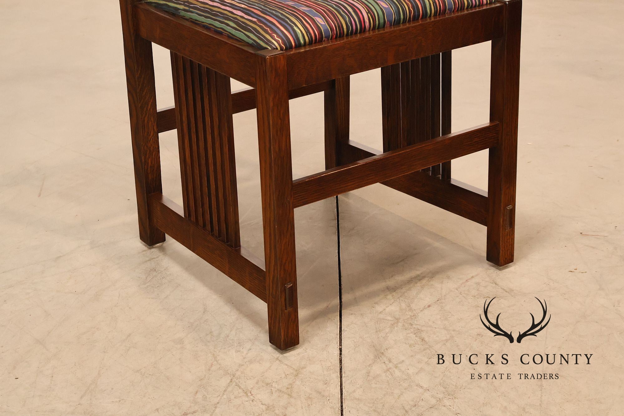 Stickley Mission Collection Set of Four Oak Spindle Side Dining Chairs