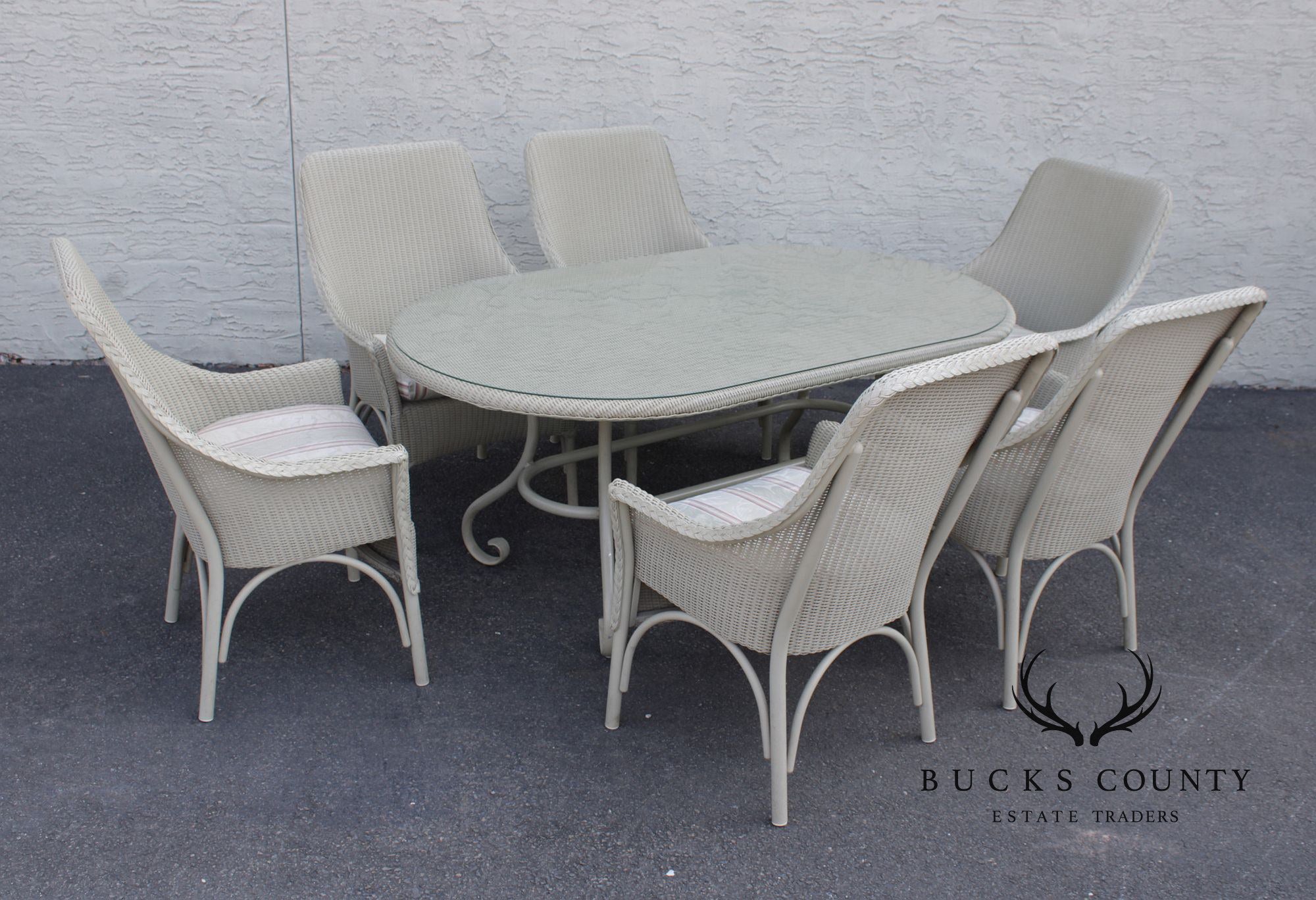 Lloyd Flanders 'Heirloom' Outdoor Patio Wicker Seven-Piece Dining Set