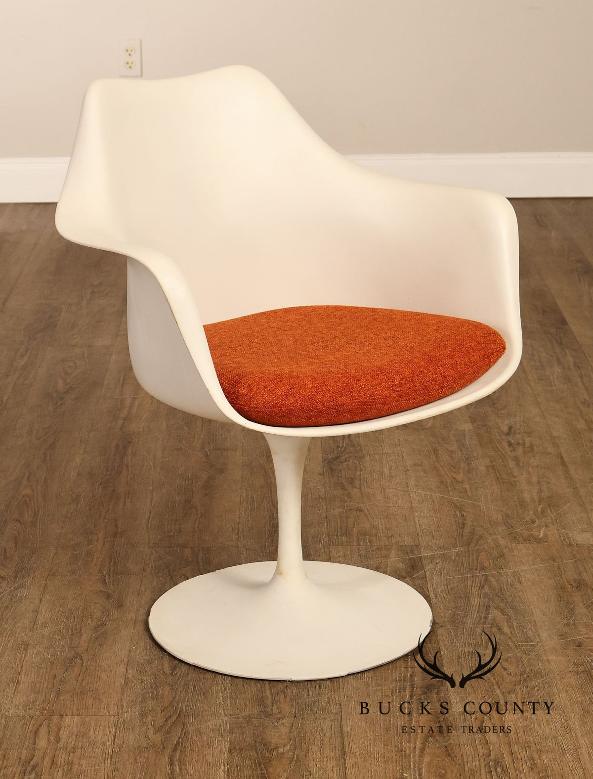 Eero Saarinen Mid Century Modern Set of Four Tulip Armchairs