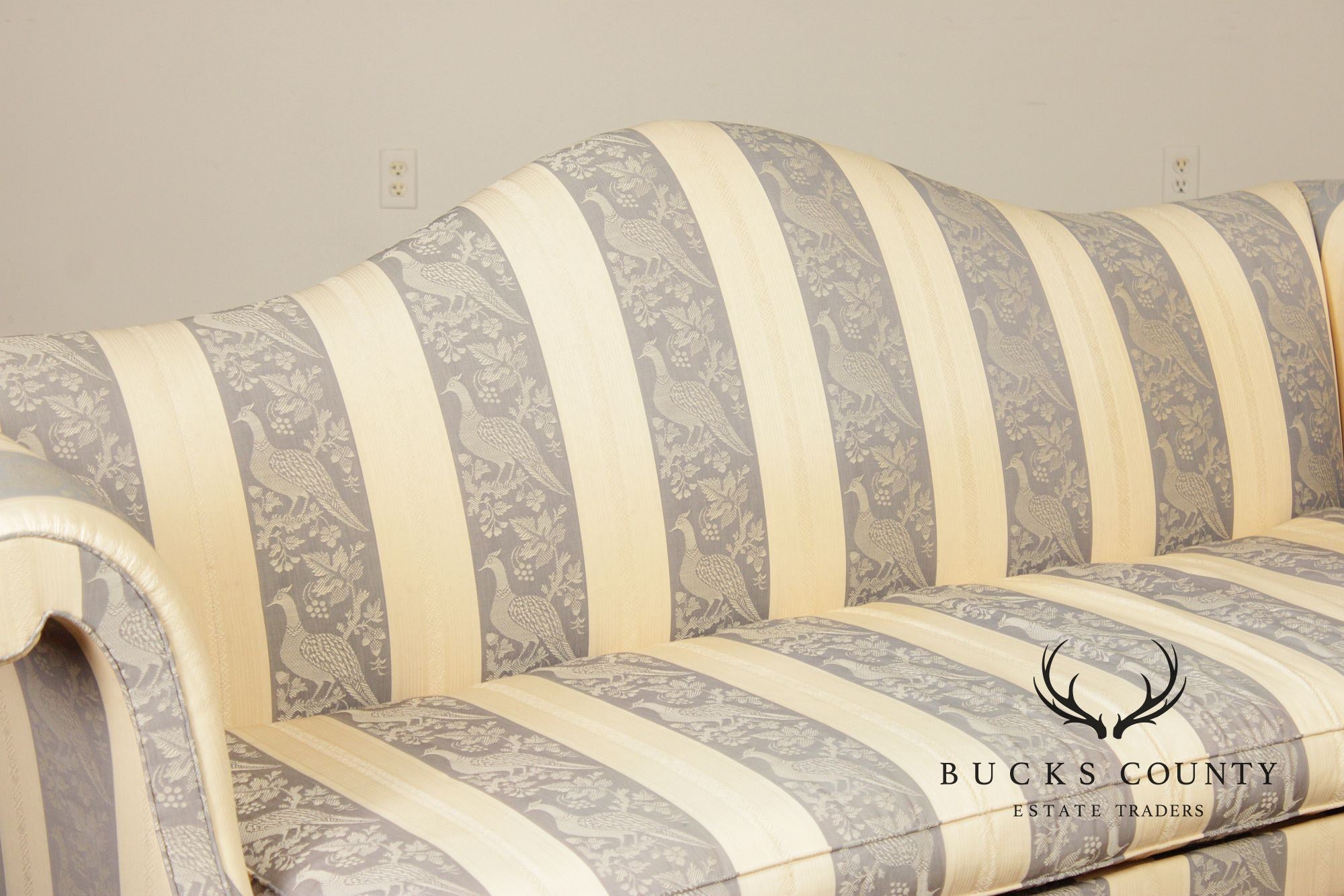 Kittinger Williamsburg Chippendale Style Mahogany Camelback Sofa