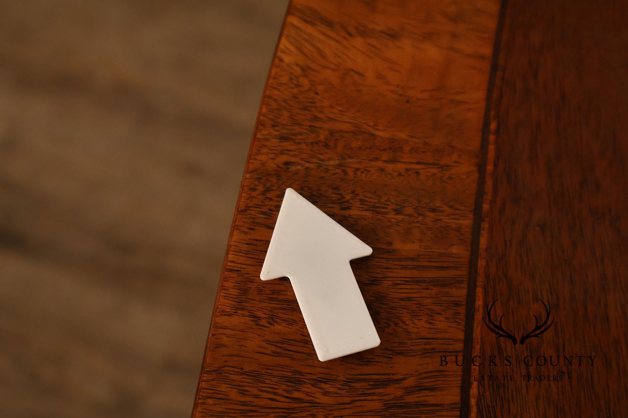 Hickory Chair Banded Mahogany Expandable Dining Table With Two Leaves