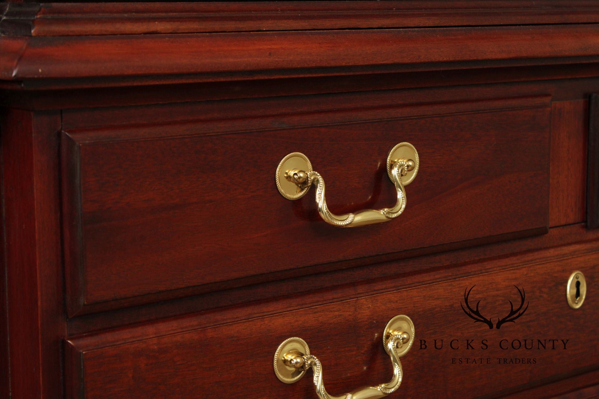 Thomasville Georgian Style Large Mahogany China Display Breakfront