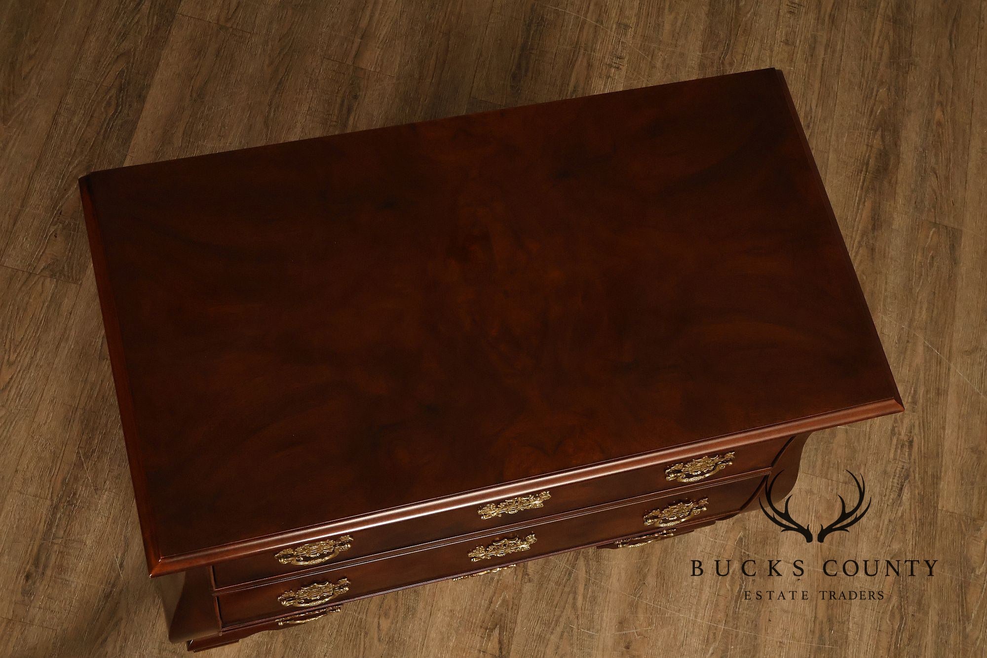 Henredon Chinese Chippendale Style Pair of Mahogany Bombe Chests