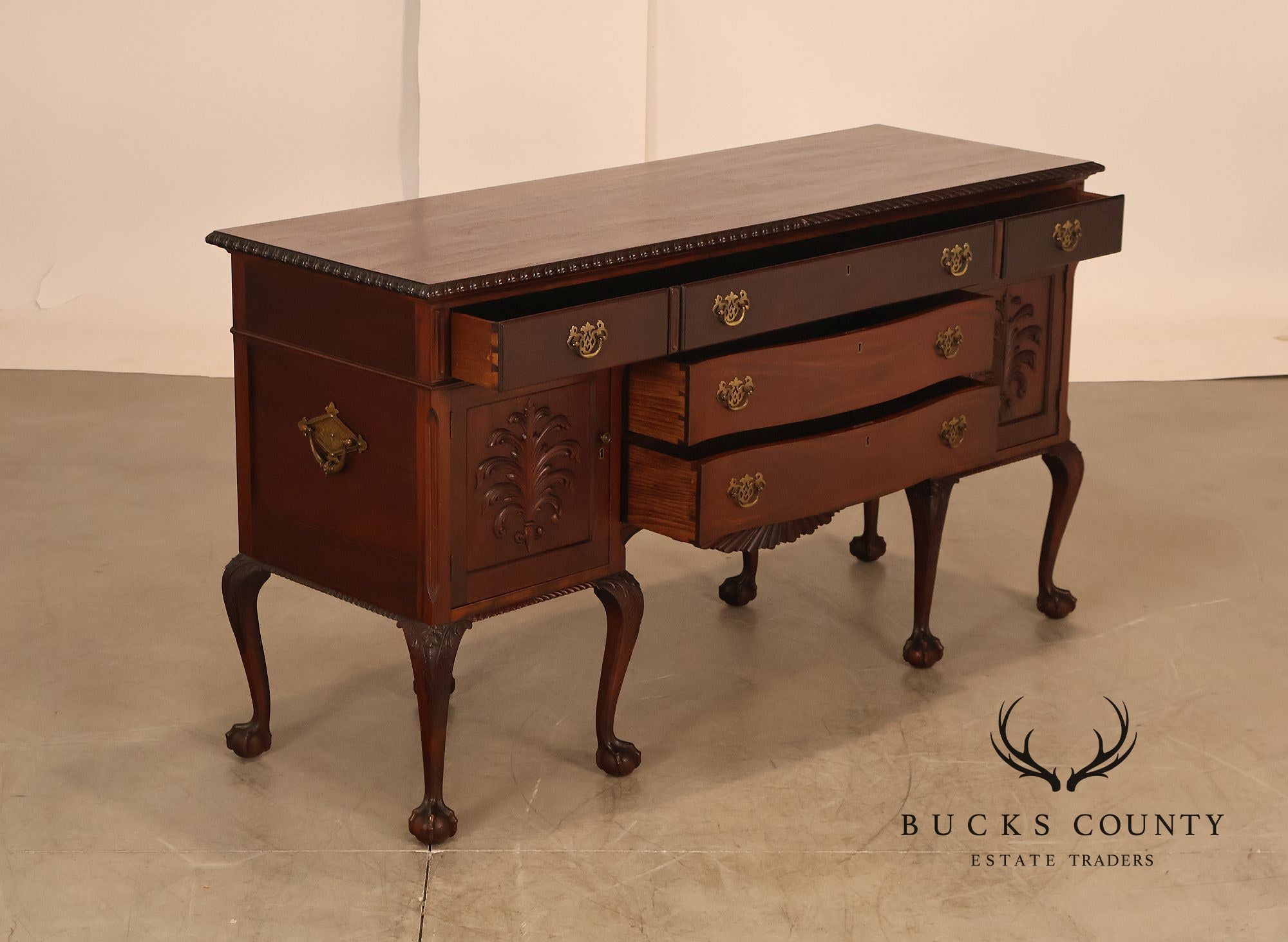 Vintage Chippendale Style Mahogany Sideboard Buffet