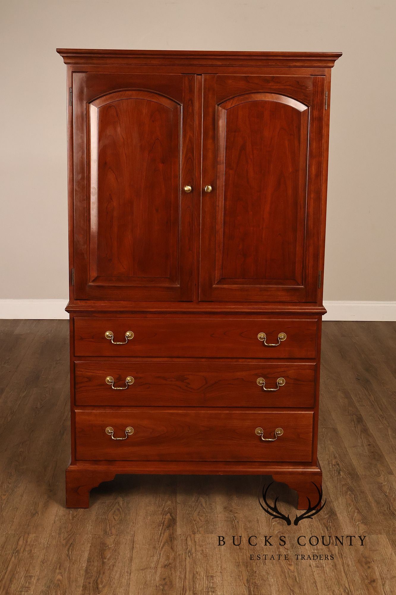 Stickley Traditional Chippendale Style Storage Press