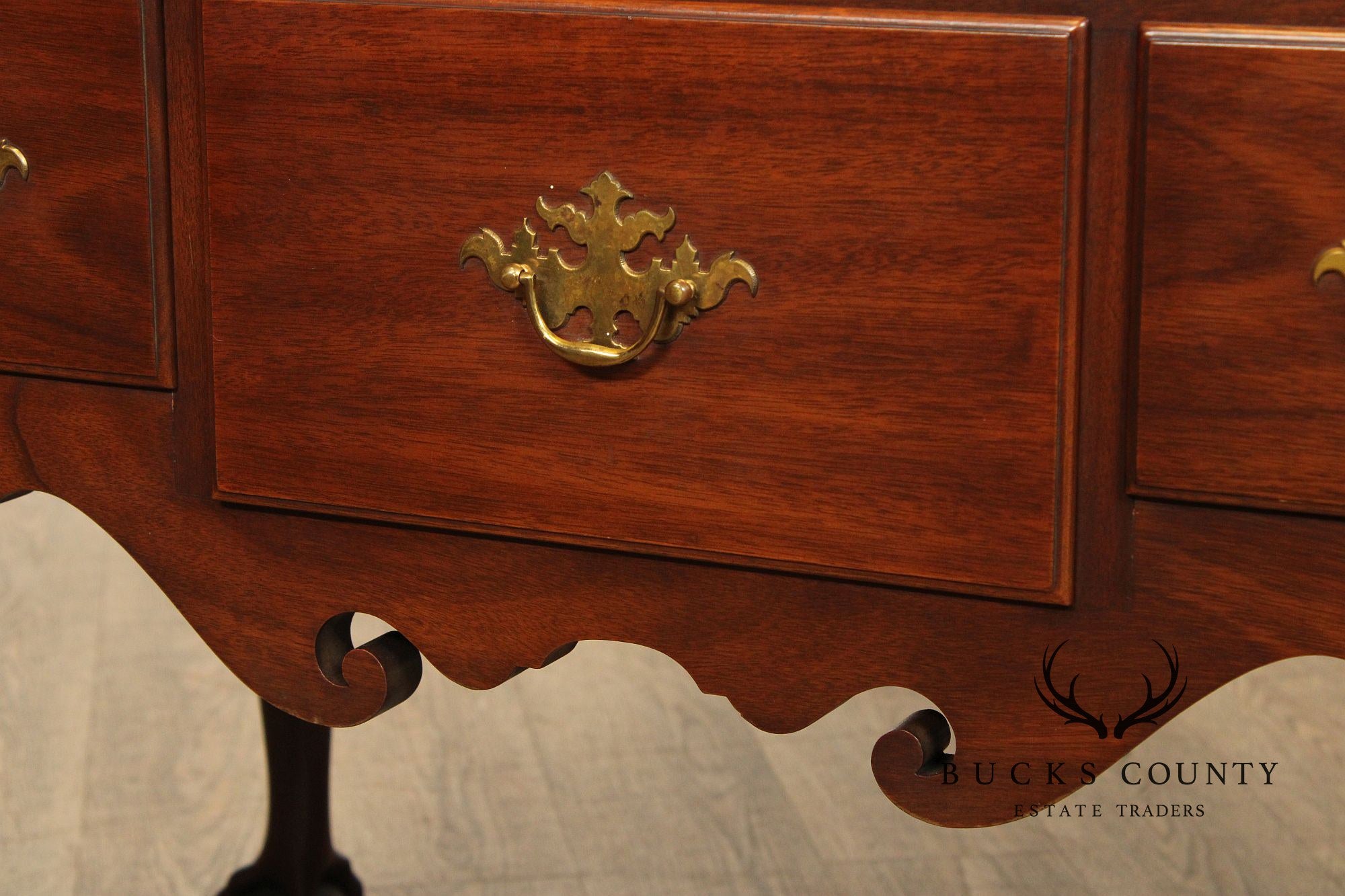 Kittinger Colonial Williamsburg Mahogany Chippendale Style Lowboy