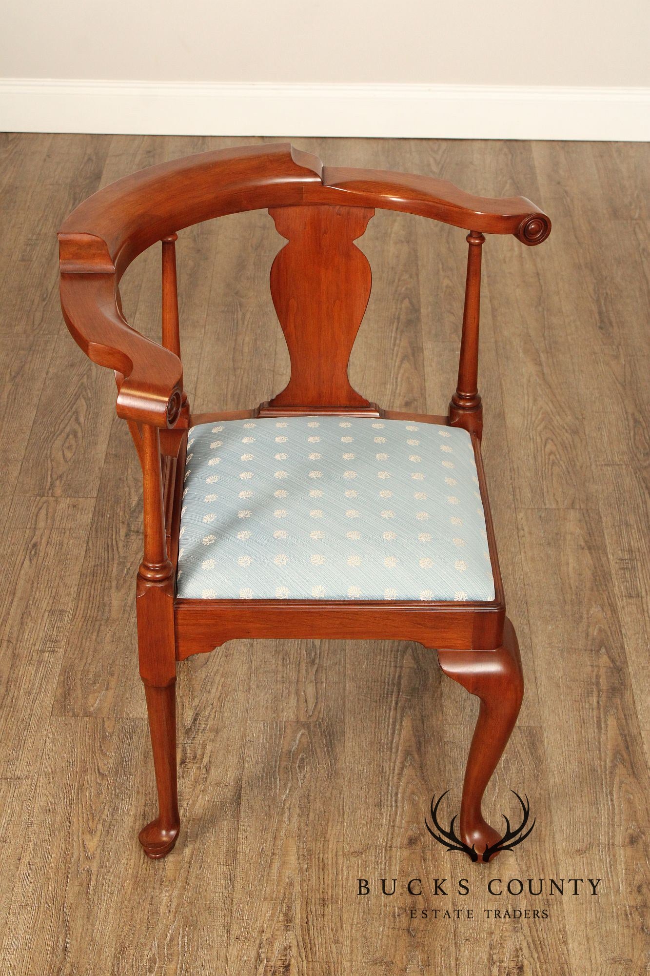 Henkel Harris Queen Anne Style Cherry Corner Chair