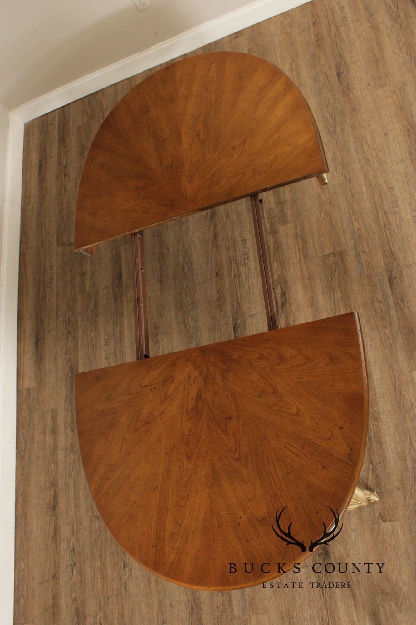 Henredon French Provincial Style Expandable Dining Table