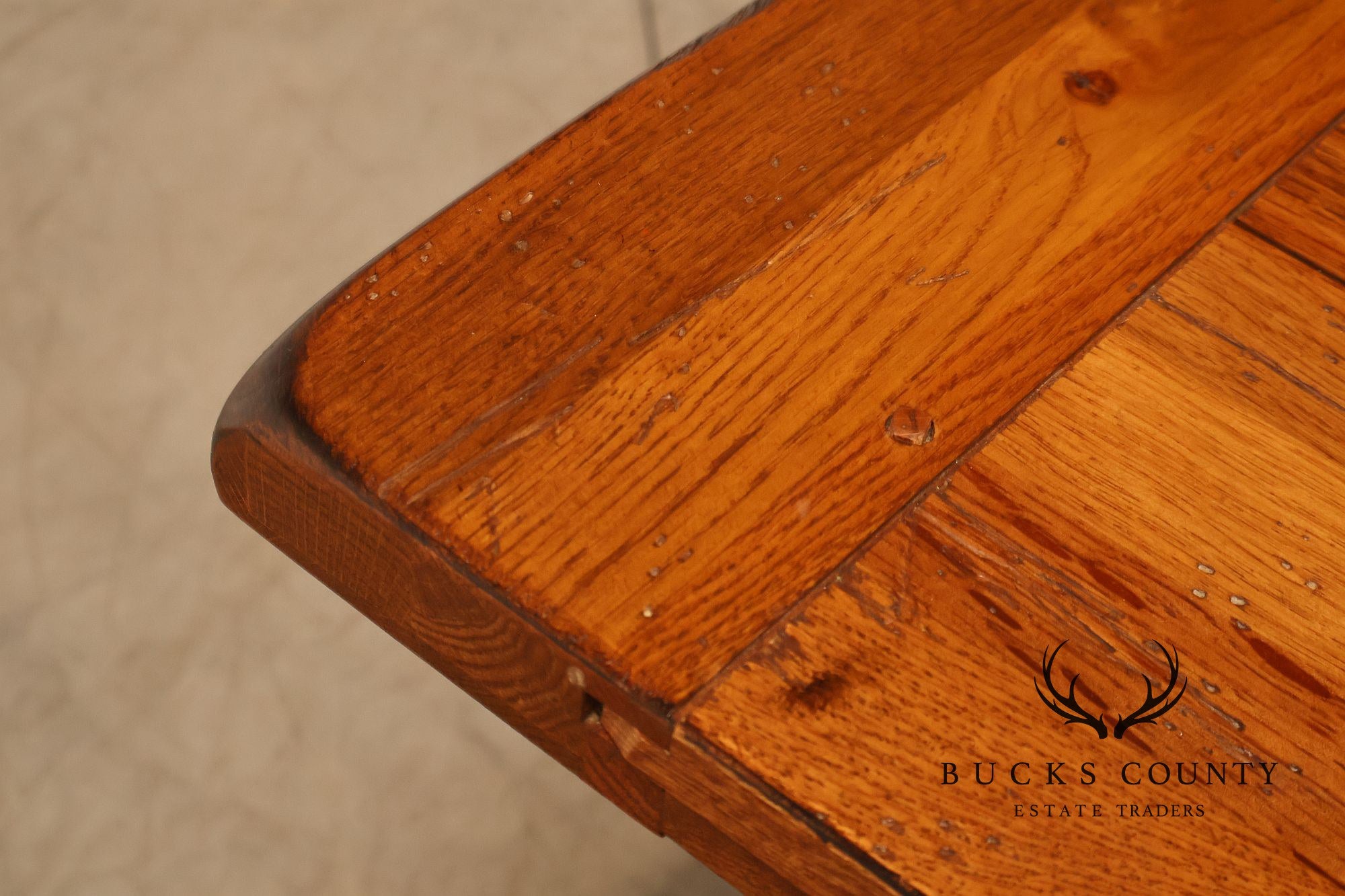 Broyhill Attic Heirlooms Farmhouse Extending Dining Table