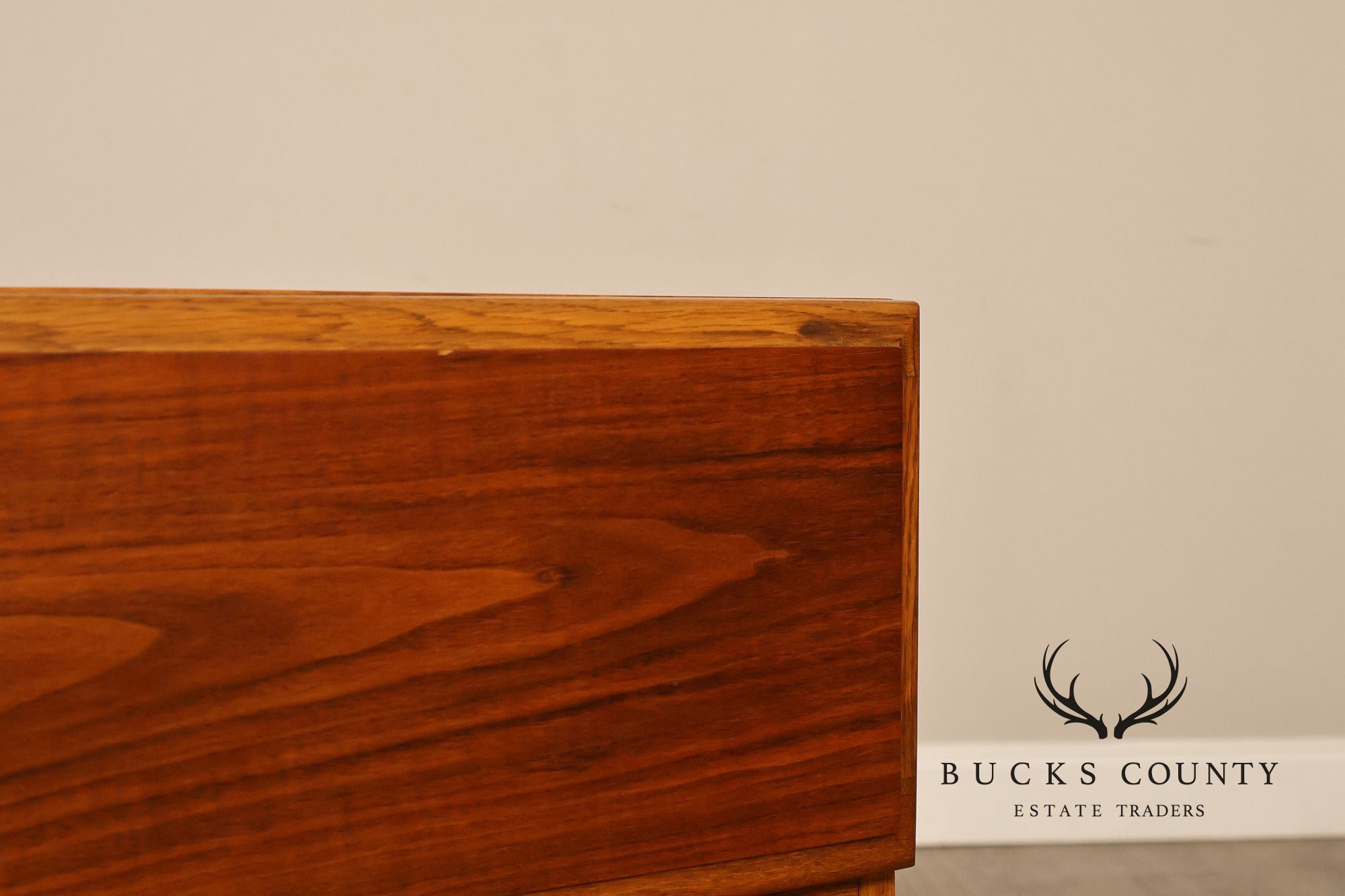 Lane Mid Century Modern Walnut 9 Drawer Dresser