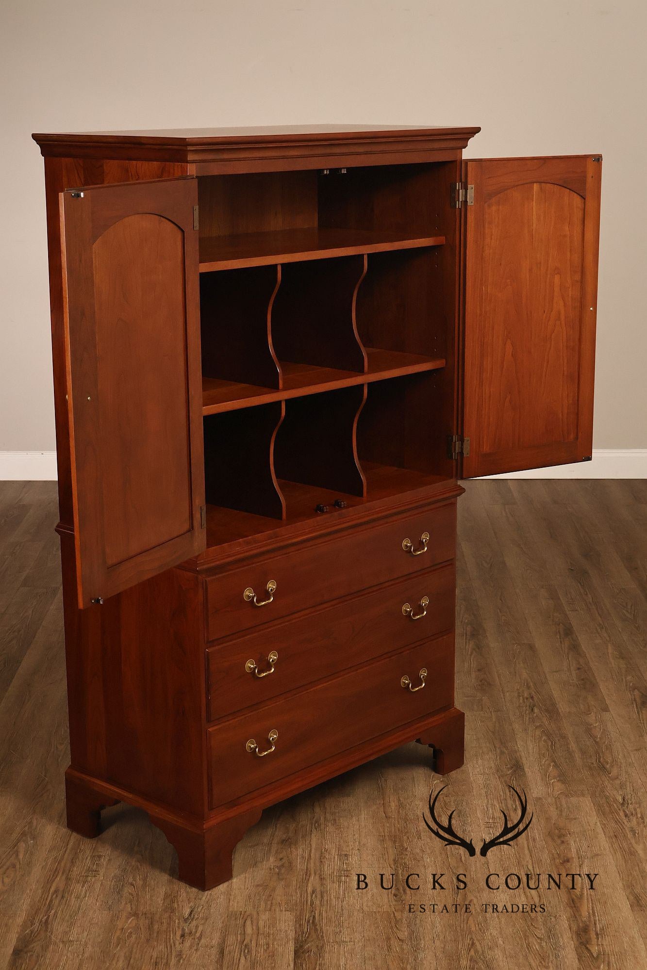 Stickley Traditional Chippendale Style Storage Press