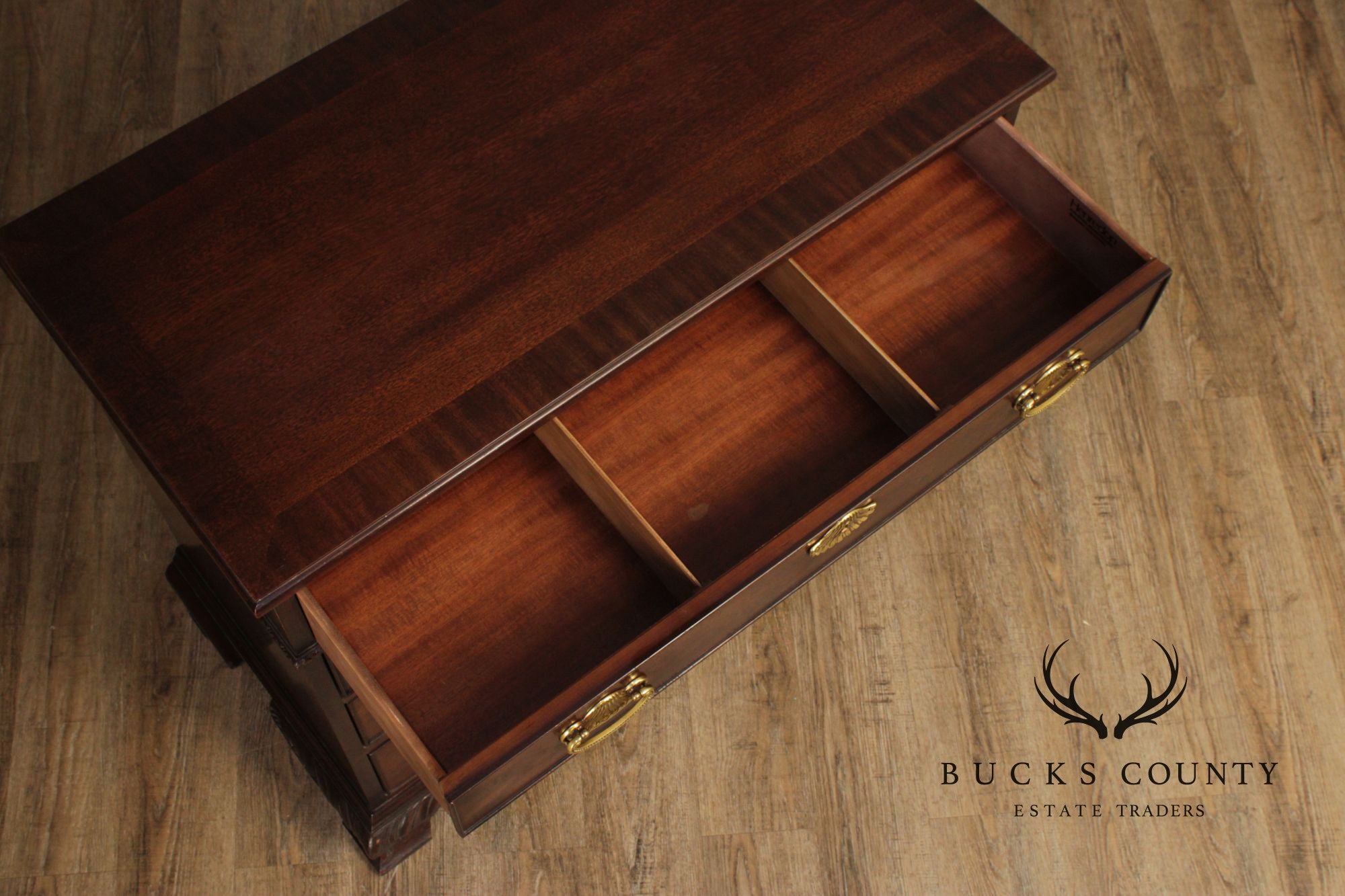 Henredon Georgian Style Mahogany Chest Of Drawers