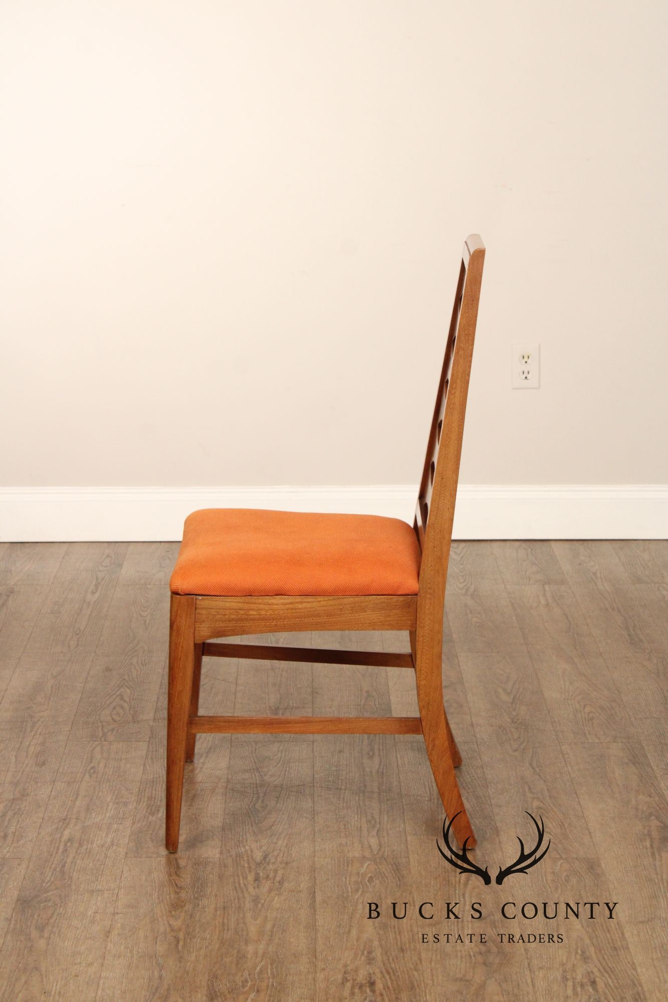 Young Manufacturing Mid Century Modern Walnut Dining Side Chair