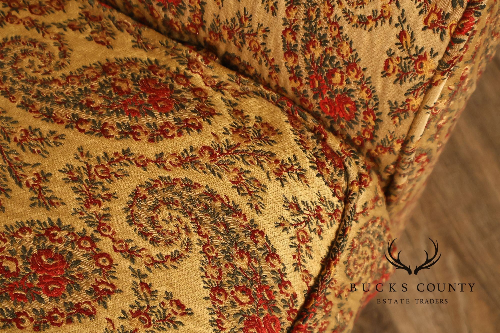 Traditional Paisley Upholstered Settee
