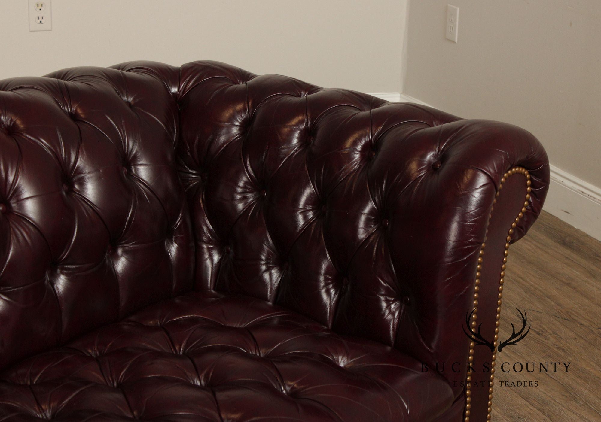 Quality Tufted Leather Vintage Chesterfield Style Sofa