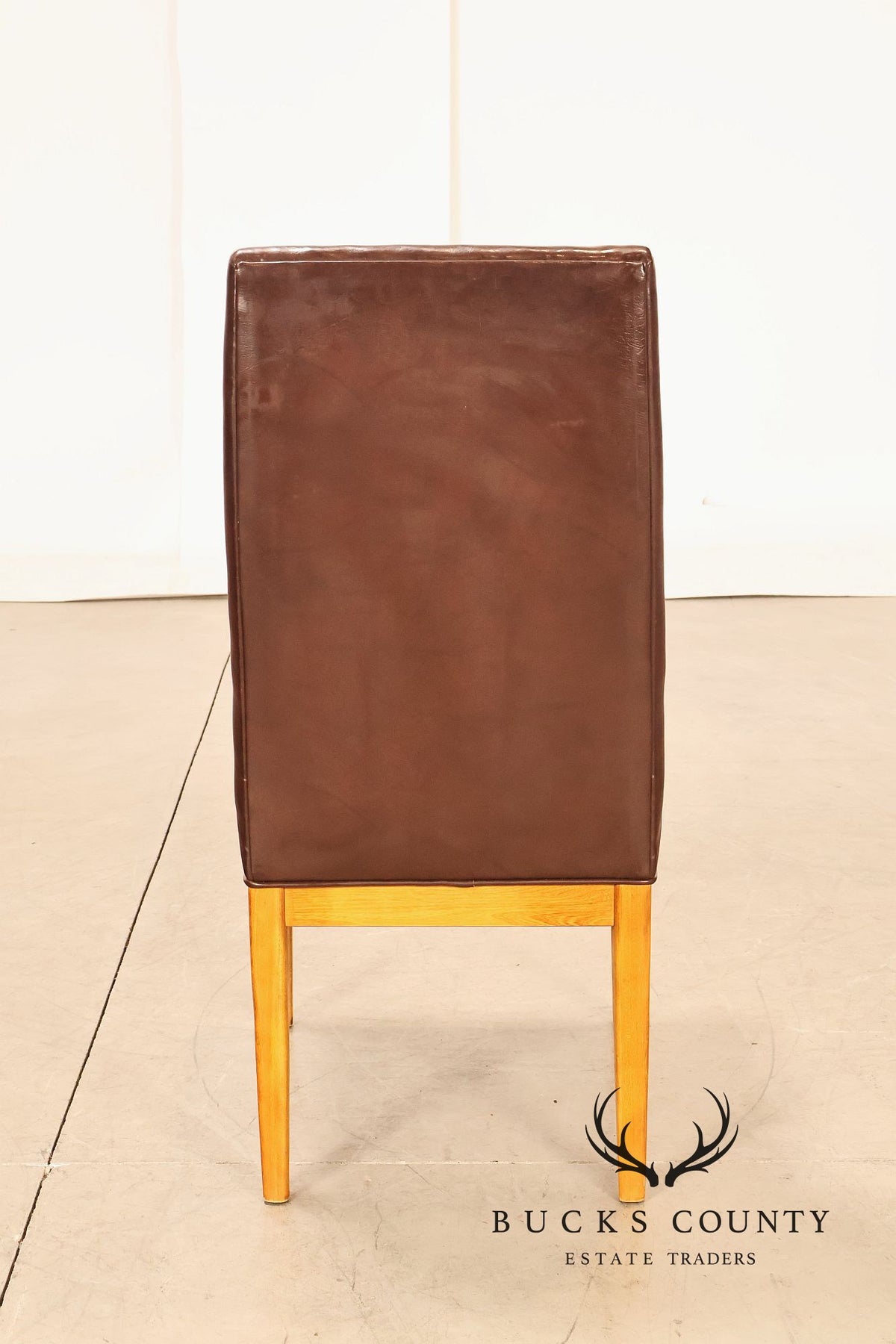 Mid Century Modern Set of Eight Walnut and Leather Dining Chairs