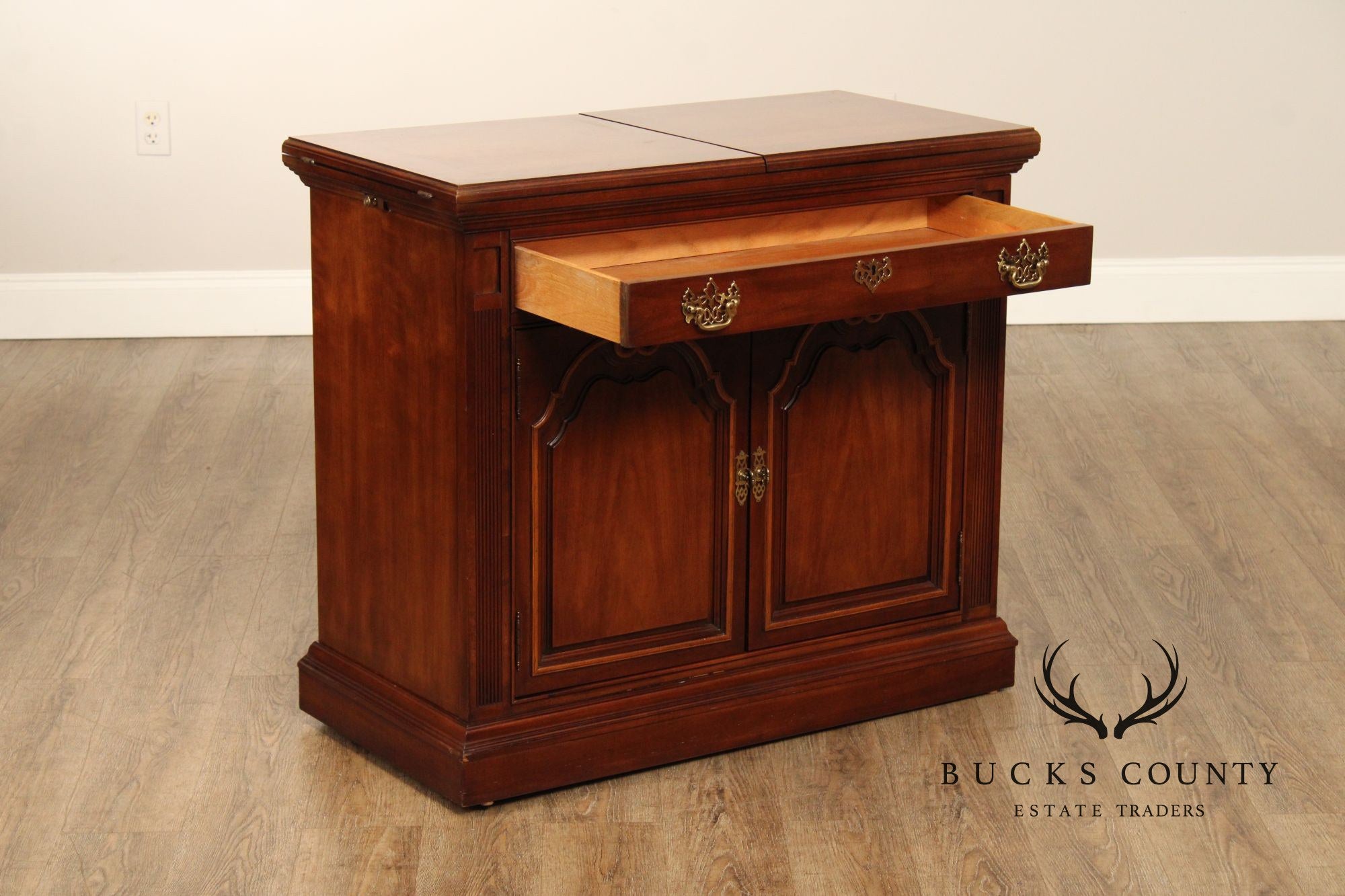 Thomasville Georgian Style Cherry Flip Top Server