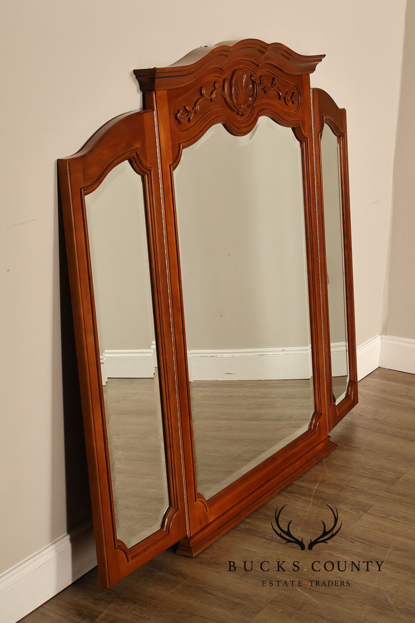 Century Furniture Traditional Tri Fold Mirror