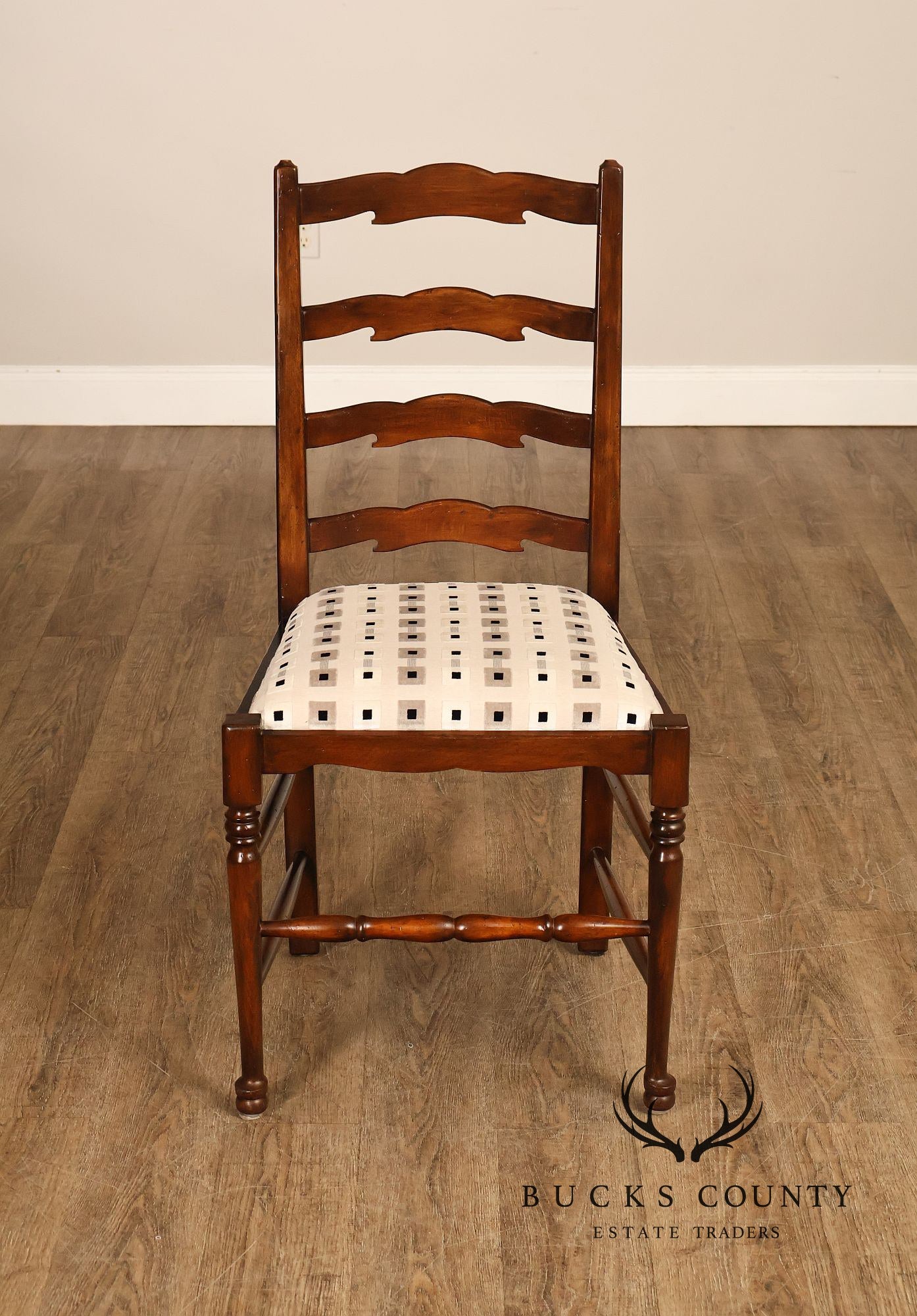 English Traditional Set Of Eight Custom Quality Ladderback Dining Chairs