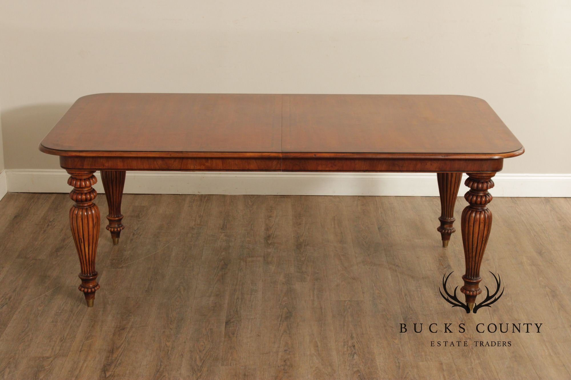 Henredon Somerton Banded Mahogany Rectangular Dining Table With Fluted Legs